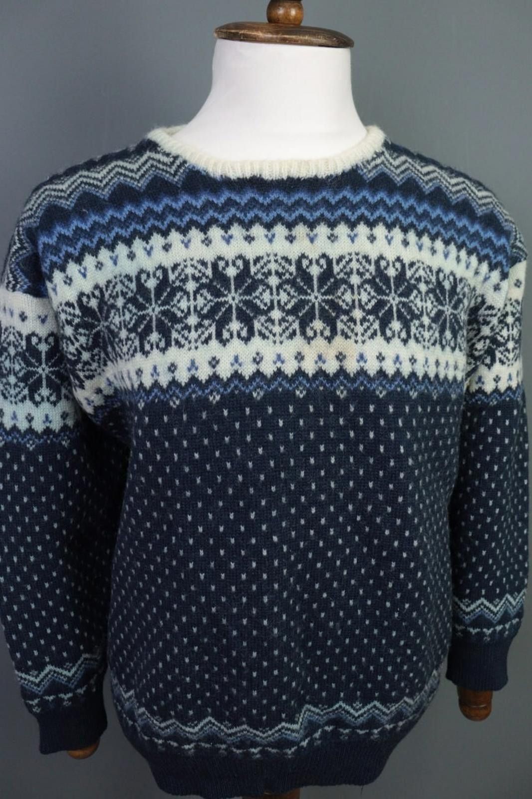 Dale Of Norway Wind-Fjord Blue Fair Isle Snowflake Wool Sweater Size M/L Size US M / EU 48-50 / 2 - 5 Thumbnail