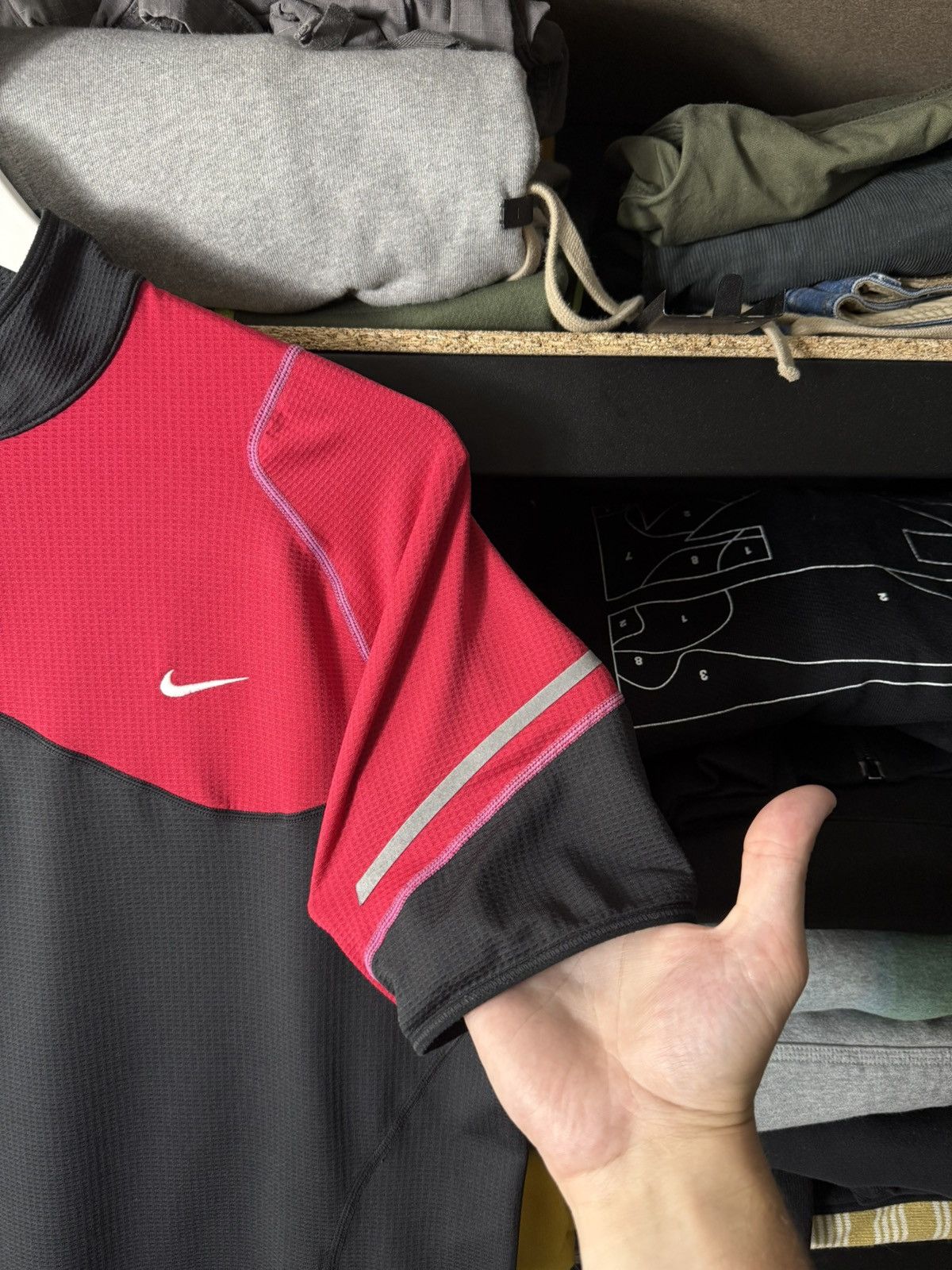 Nike Vintage Nike FitDry Running Shirt Half Zip Reflective Top Size US L / EU 52-54 / 3 - 5 Thumbnail