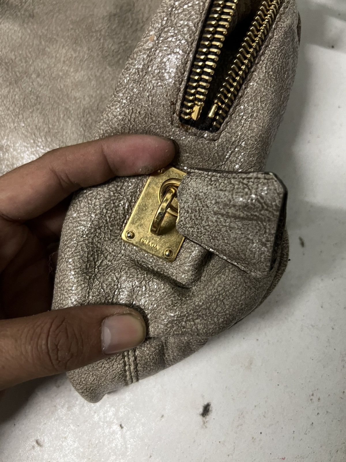 Prada Authentic Prada saffiono Leather Size ONE SIZE - 10 Thumbnail