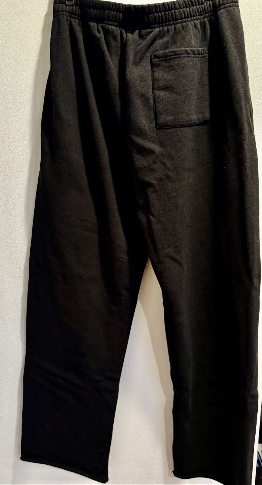 Lost hills Lost Hills sweatpants unisex size L streetwear black w pink Size US 34 / EU 50 - 5 Thumbnail