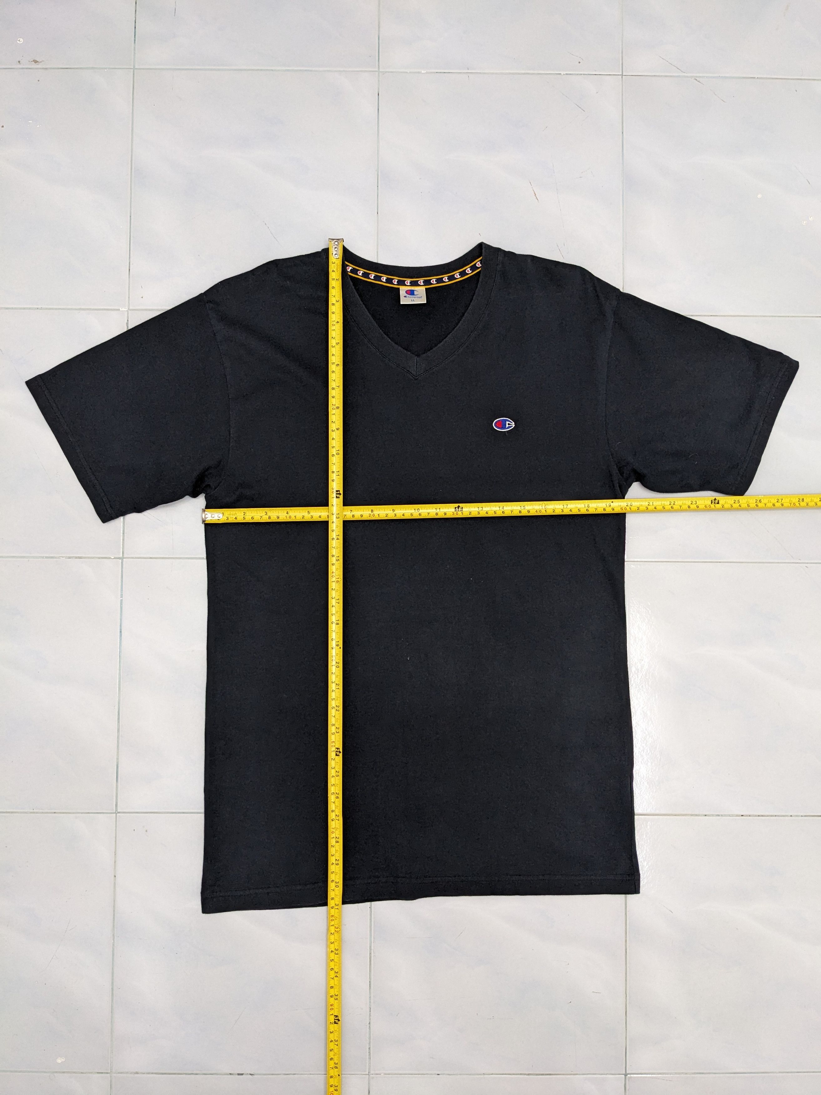 Champion CHAMPION STREETWEAR V-NECK BLACK TSHIRT Size US L / EU 52-54 / 3 - 5 Thumbnail
