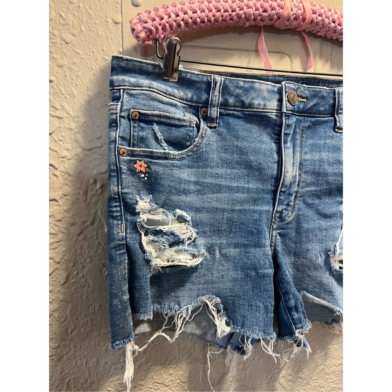 American Eagle Outfitters American Eagle Next Level Stretch Distressed Midi Shorts Wom Size 34" / US 12 / IT 48 - 2 Thumbnail
