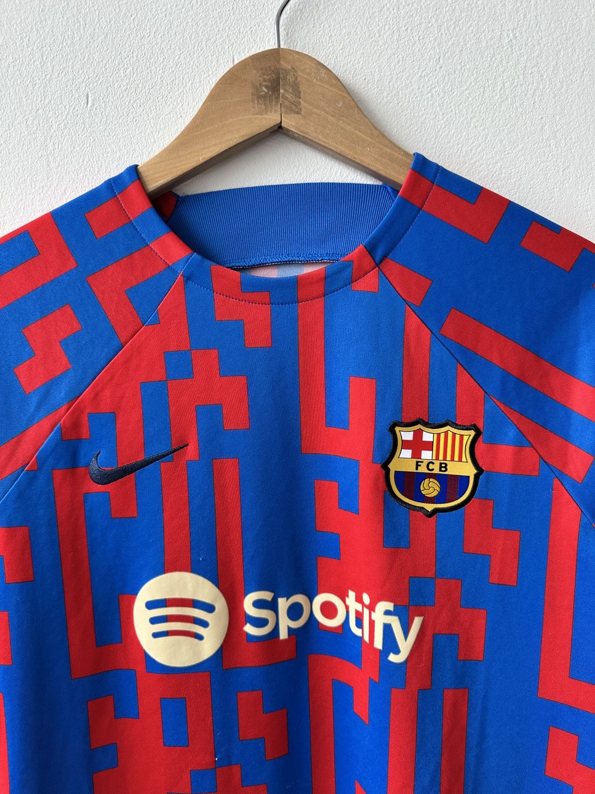 Nike Nike Barcelona Pre Match Training Jersey 22/23 Size M / US 6-8 / IT 42-44 - 4 Thumbnail