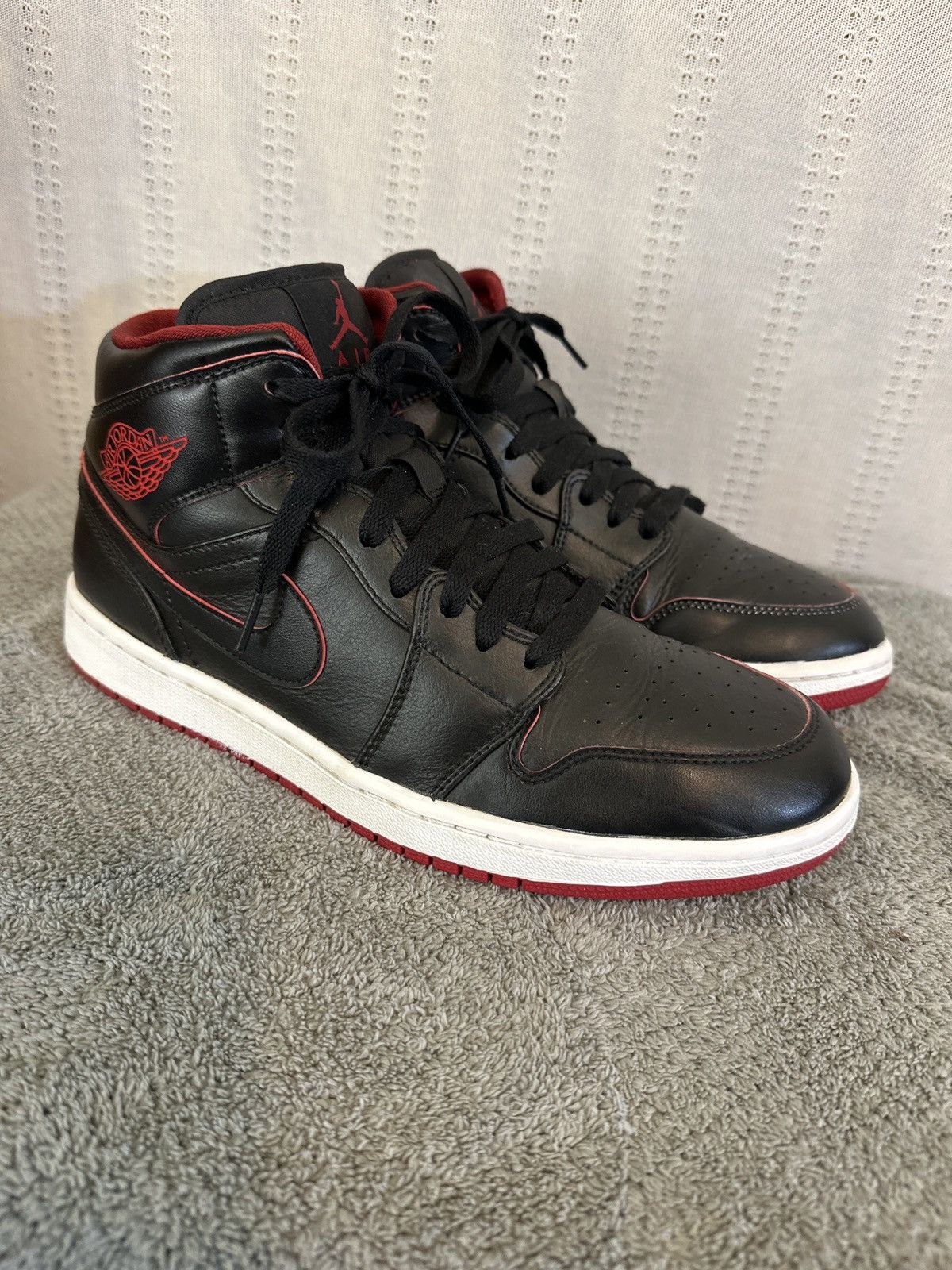 Jordan Brand Air Jordan1 Mid 'Radio Raheem Shoes Size US 9.5 / EU 42-43 - 1 Thumbnail