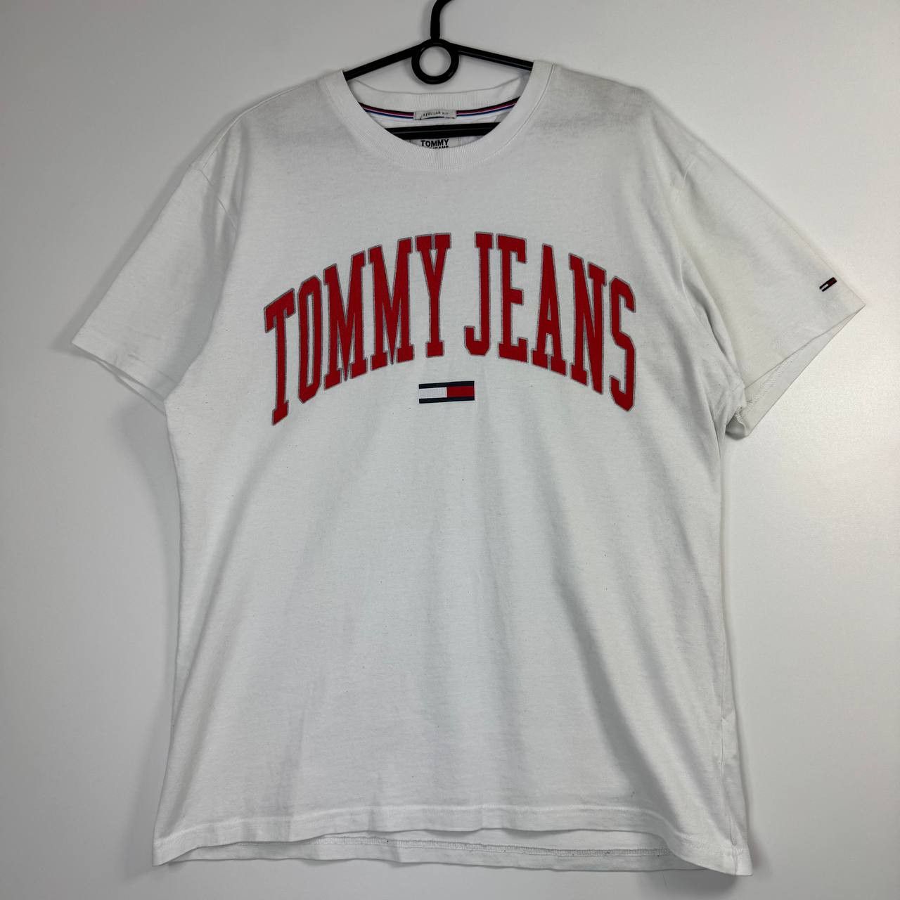 Tommy Jeans Tommy Jeans Spell Out Logo T-Shirt White Red Mens Size L Size US L / EU 52-54 / 3 - 1 Thumbnail