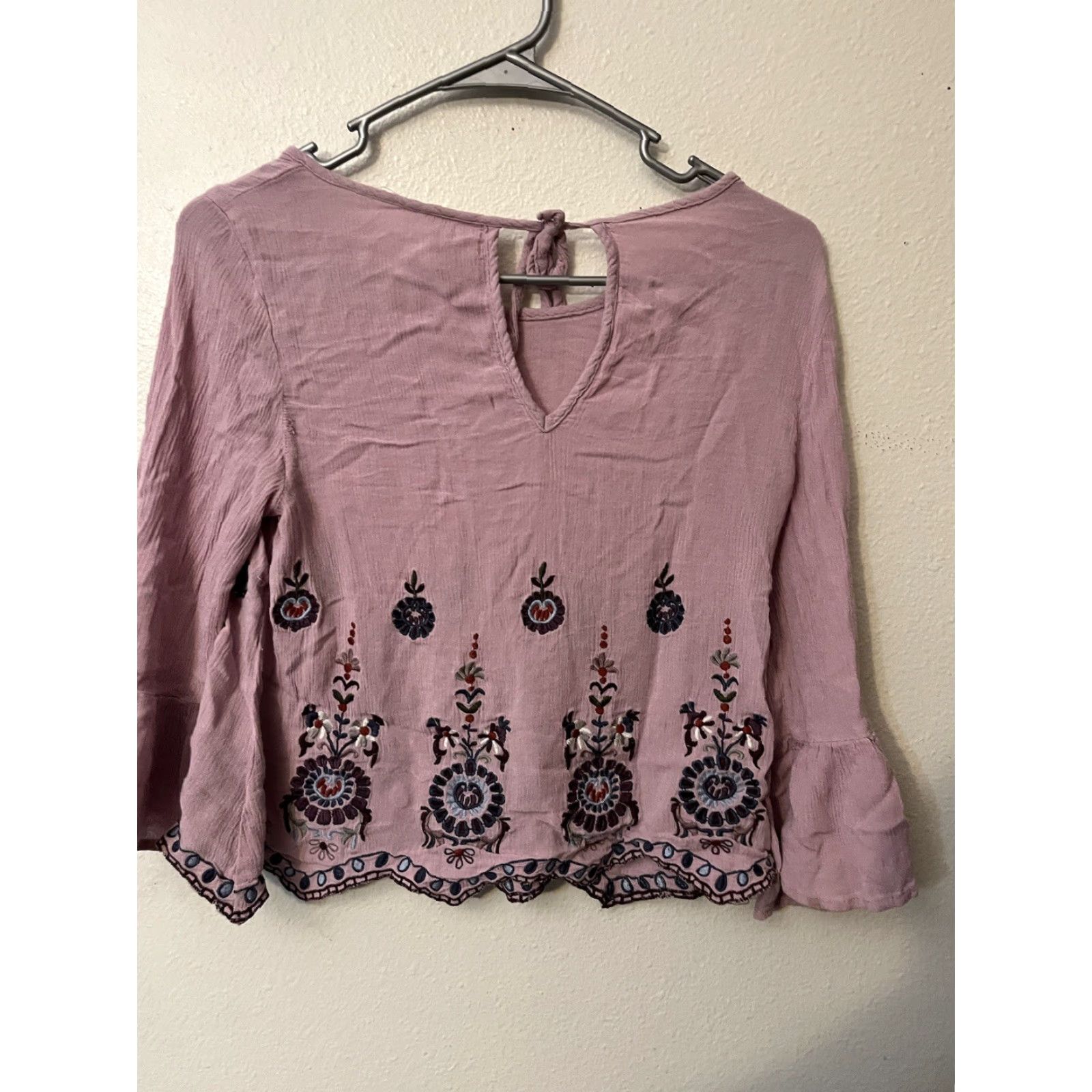 Vintage Aéropostale Womens Blouse Bell Sleeve Boho Embroidered Purple Small Size S Pullover Geometric Round Neck Casual Size S / US 4 / IT 40 - 3 Thumbnail