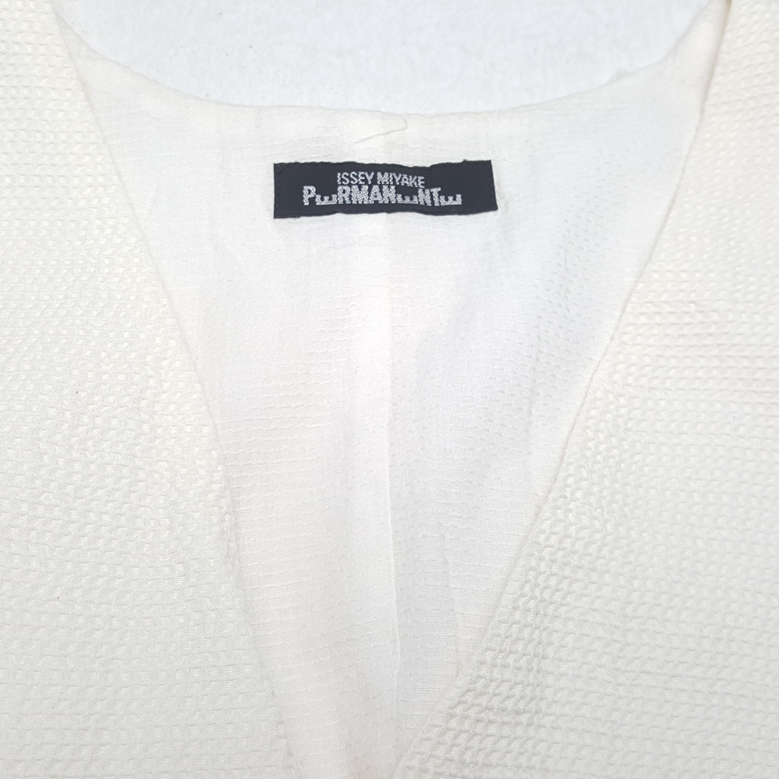 Issey Miyake × Japanese Brand × Vintage ISSEY MIYAKE Japanese Designer Fashion Style Vest Size S / US 4 / IT 40 - 9 Thumbnail