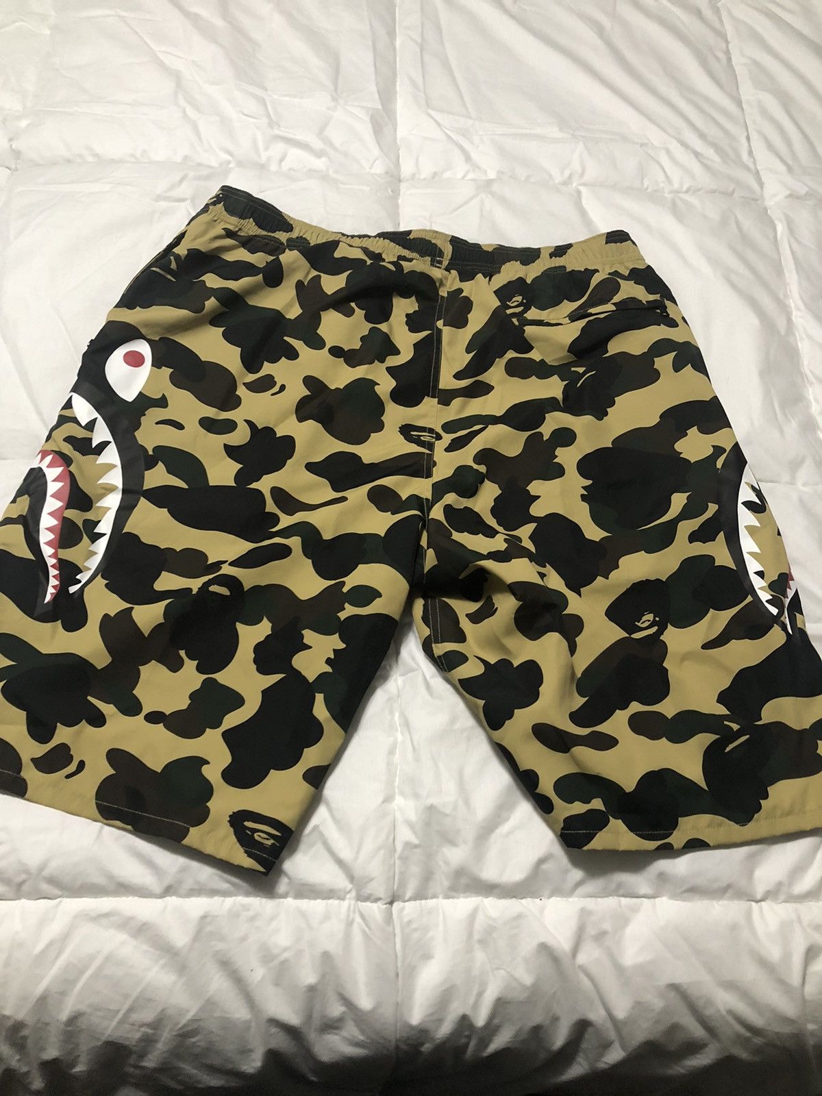 Bape Bape Yellow camo side shark beach shorts Size US 36 / EU 52 - 2 Thumbnail