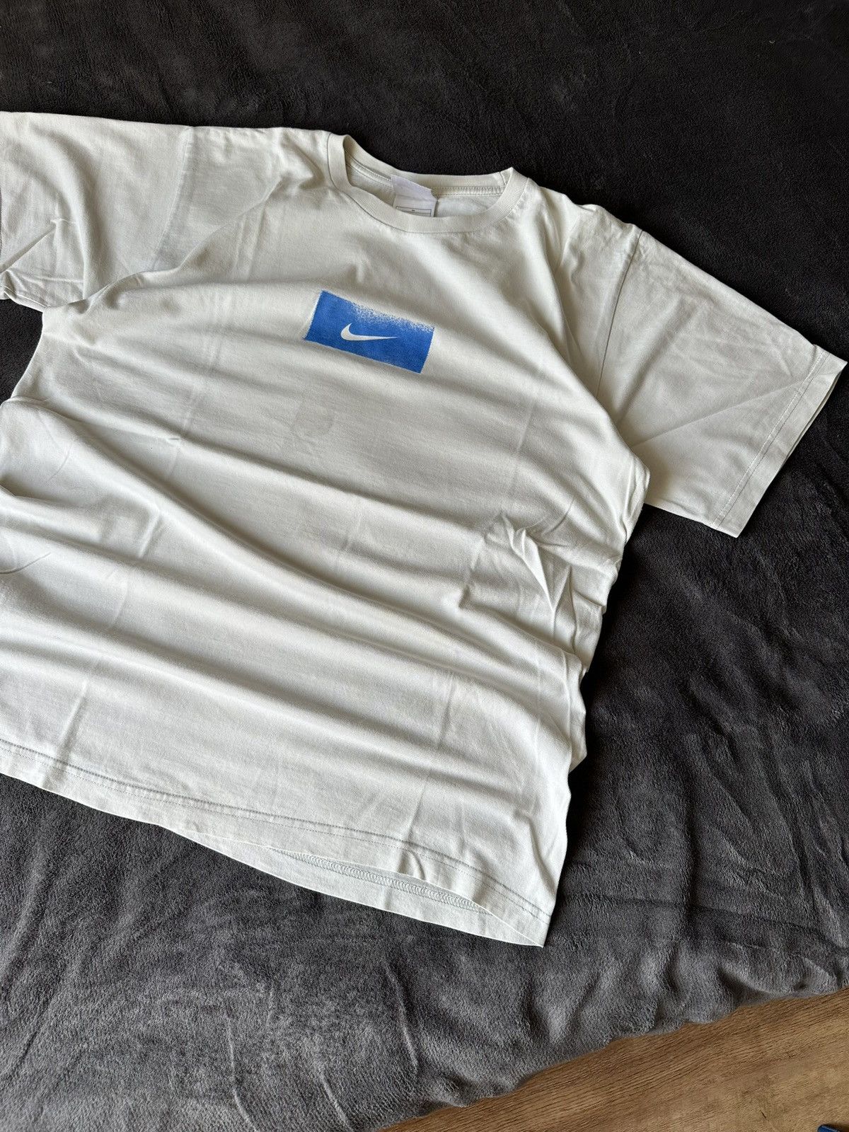 Nike × Vintage Vintage Nike Centre Logo White Tee Size US L / EU 52-54 / 3 - 1 Thumbnail