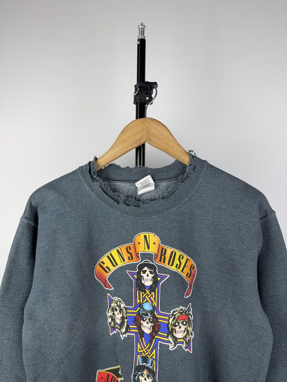 Band Tees × Guns N' Roses × Vintage Vintage 2008 Guns N Roses Distressed Sweatshirt Crewneck 90s Size US S / EU 44-46 / 1 - 2 Thumbnail