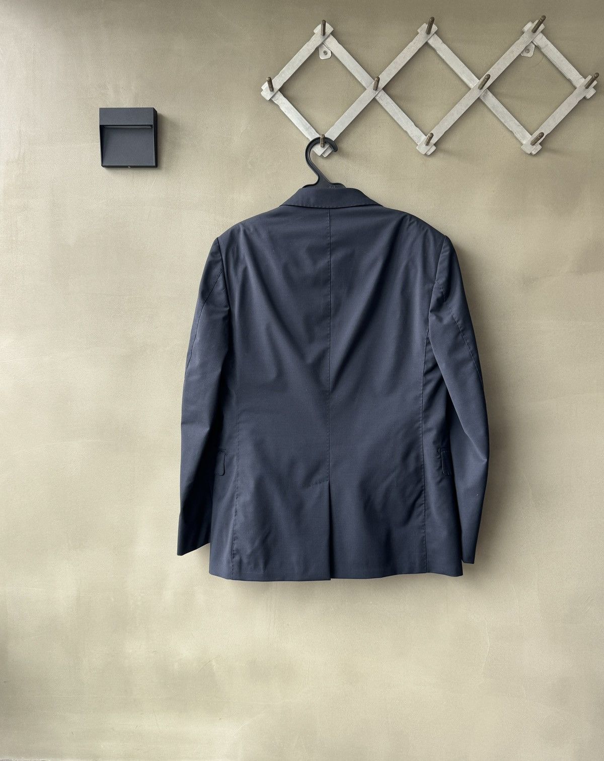 Valentino Valentino France Made in ITALY Men Tailor Fit Dark Navy Suit Size 44S - 5 Thumbnail