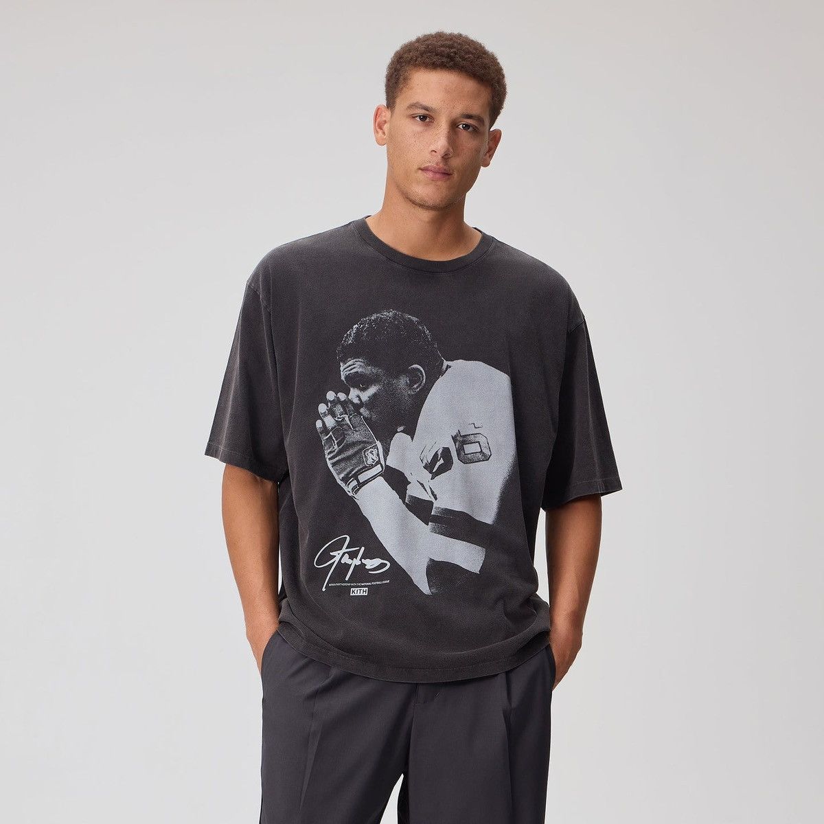Kith × NFL Kith for the NFL Lawrence Taylor Vintage Jones Tee Black XL Size US XL / EU 56 / 4 - 2 Thumbnail