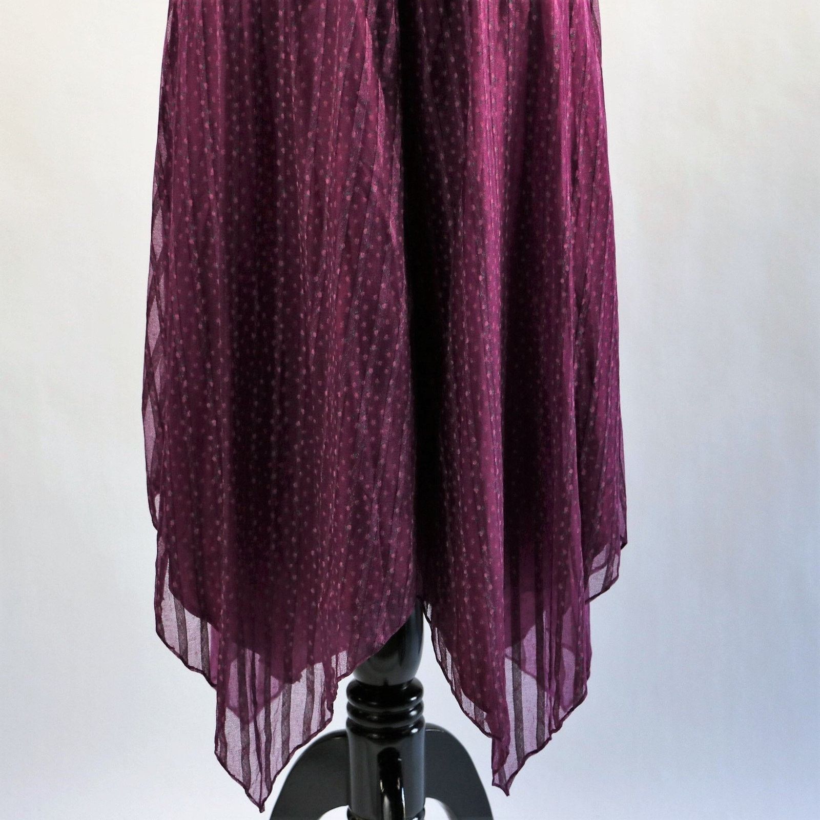 Vintage Vintage 1970s Plum Floral Sun Dress, Matching Vest Small Size S / US 4 / IT 40 - 9 Thumbnail