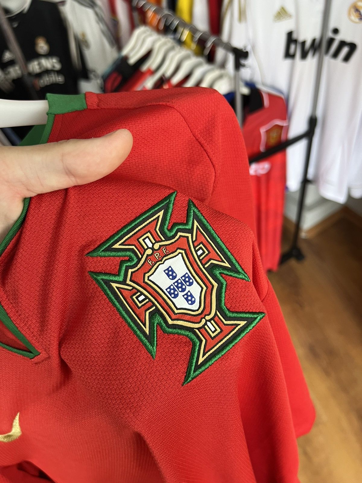 Nike Soccer Jersey Nike Portugal 2008/10 Vintage Shirt Size US L / EU 52-54 / 3 - 3 Thumbnail