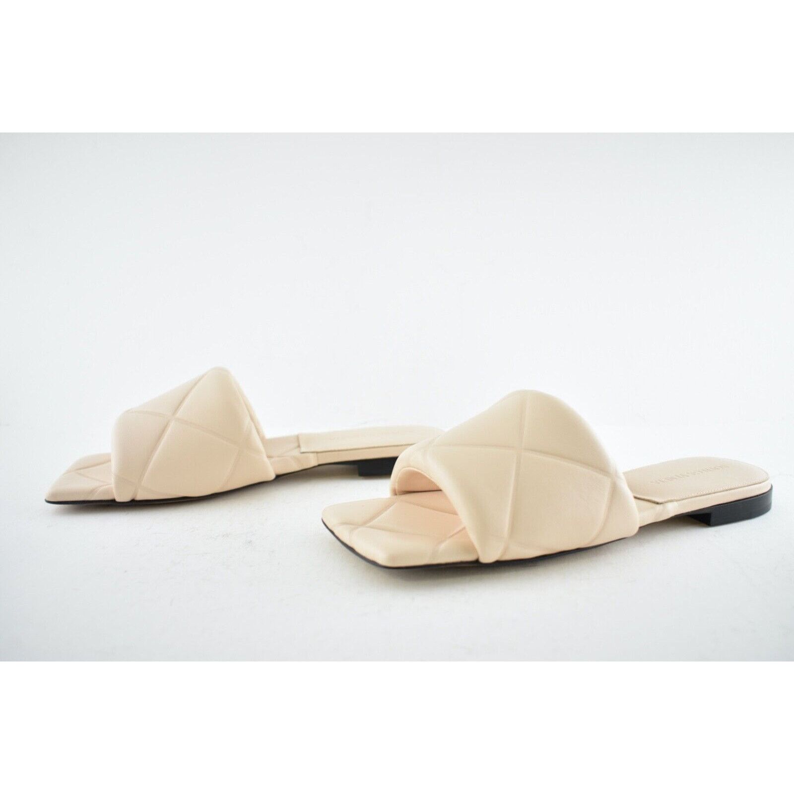 Bottega Veneta Bottega Veneta BV Lido Blush Beige Padded Leather Quilted Size US 6.5 / IT 36.5 - 10 Thumbnail