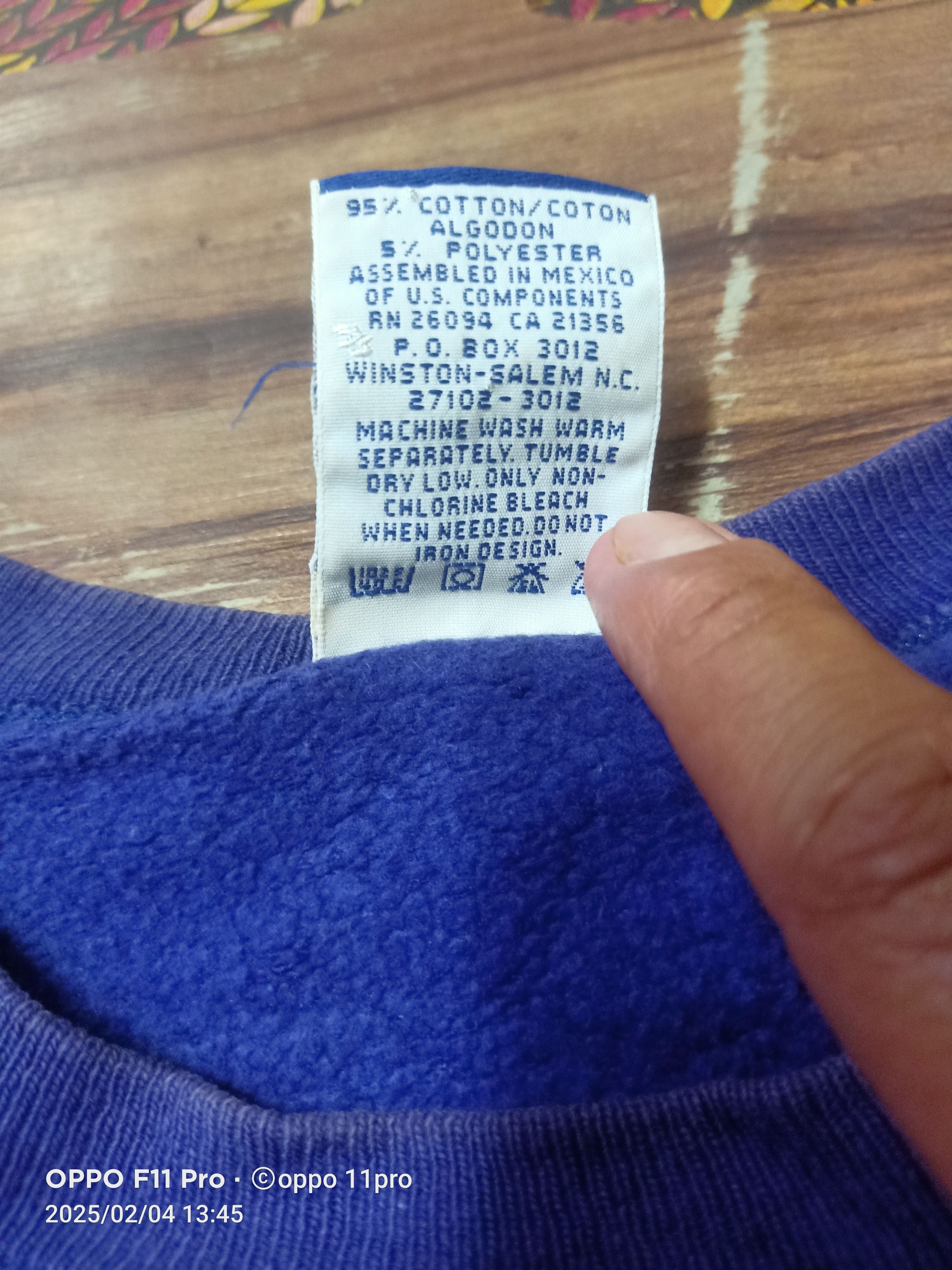 Champion Vintage 90s CrewNeck Sweatshirt Size US XL / EU 56 / 4 - 3 Thumbnail