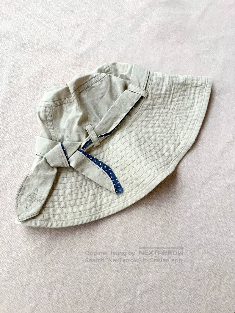Vivienne Westwood Vivienne Westwood Vintage White Butterfly Knot Saturn Embr Size ONE SIZE - 2 Thumbnail