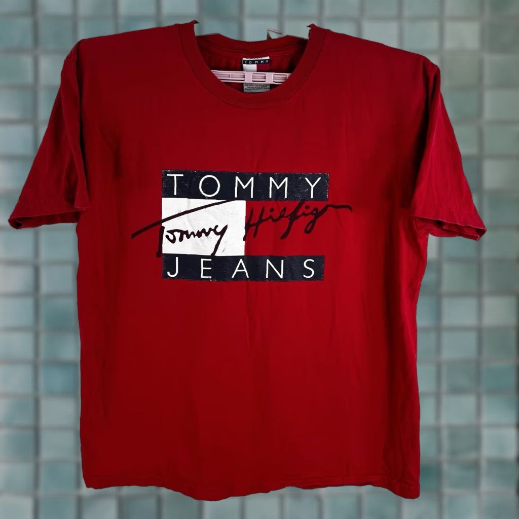 Tommy Hilfiger VINTAGE Tommy Hilfiger Big Spell Out T-Shirt Mens L Red Graphic 90s Hip Hop USA Size US L / EU 52-54 / 3 - 1 Thumbnail