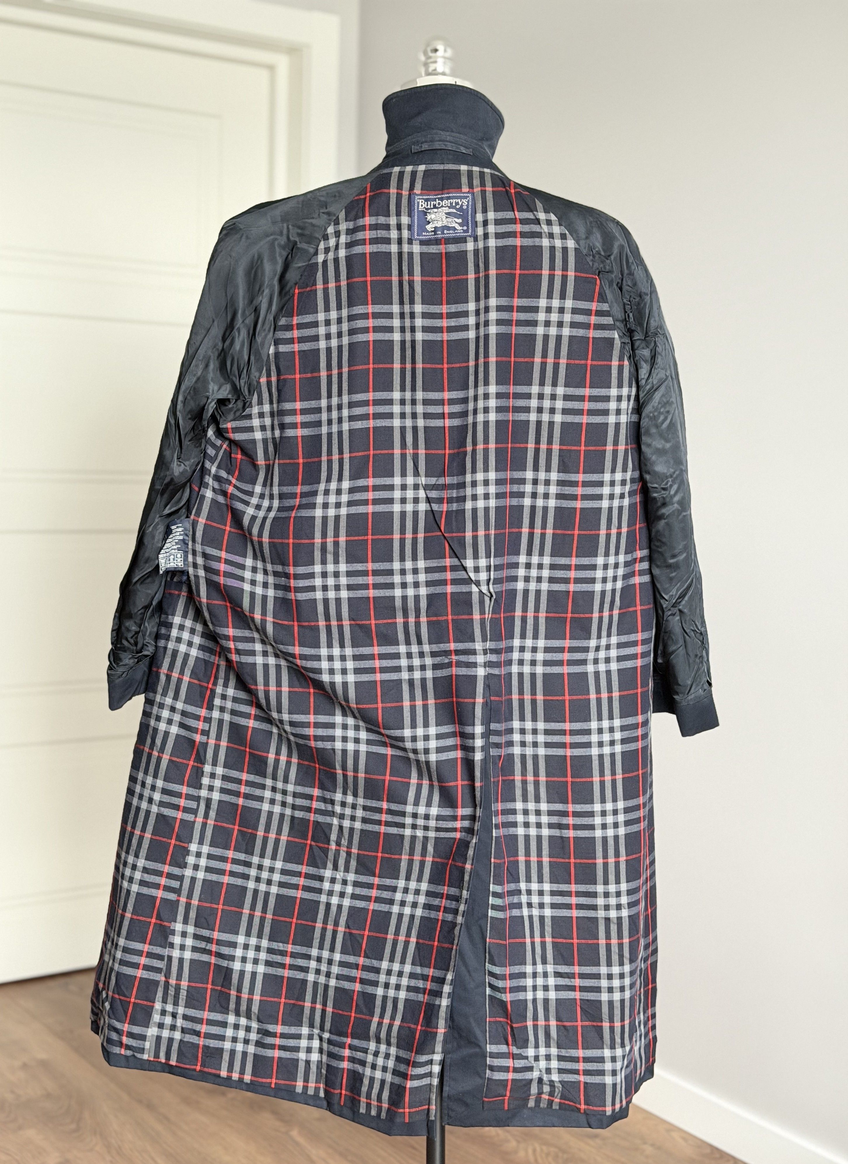 Burberry Vintage BURBERRYS London Long Coat Made In England Navy Size US XL / EU 56 / 4 - 12 Thumbnail
