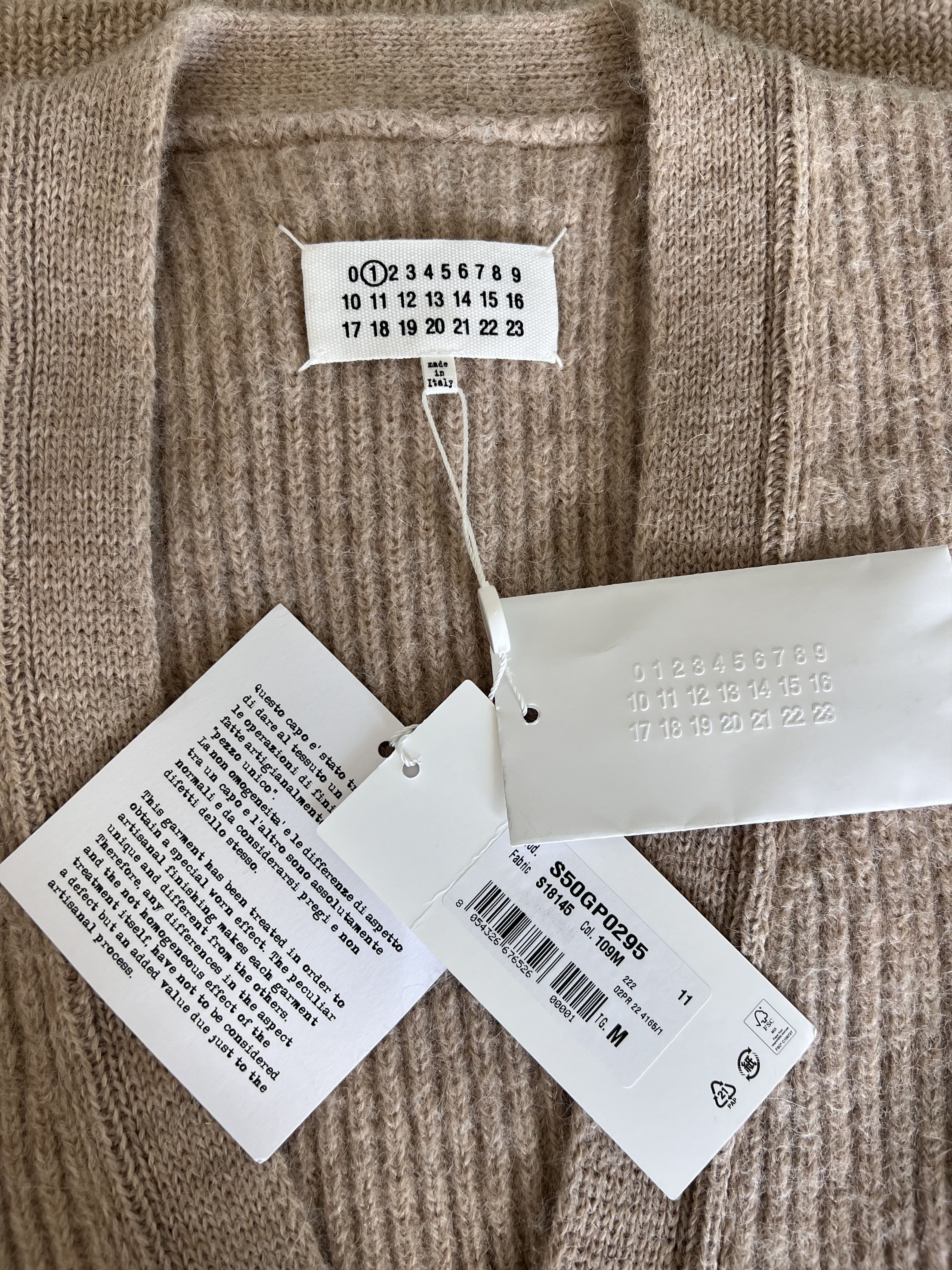 Maison Margiela Maison Margiela Wool Cardigan in Beige Size US M / EU 48-50 / 2 - 7 Thumbnail