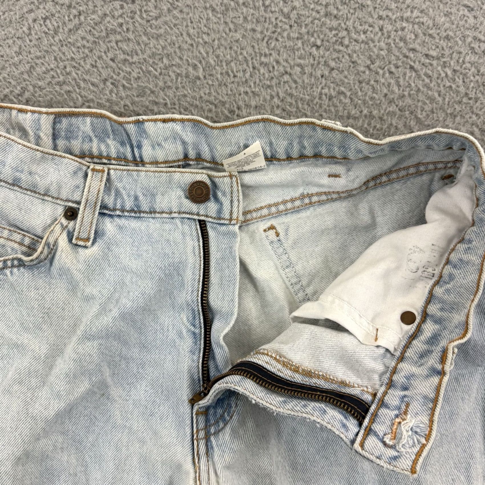 Levi's VINTAGE Levi’s 550 Shorts Men’s 30 Denim Blue Stone Wash Zipper Pocket 10” 90s USA Jeans Mens Size US 30 / EU 46 - 5 Thumbnail