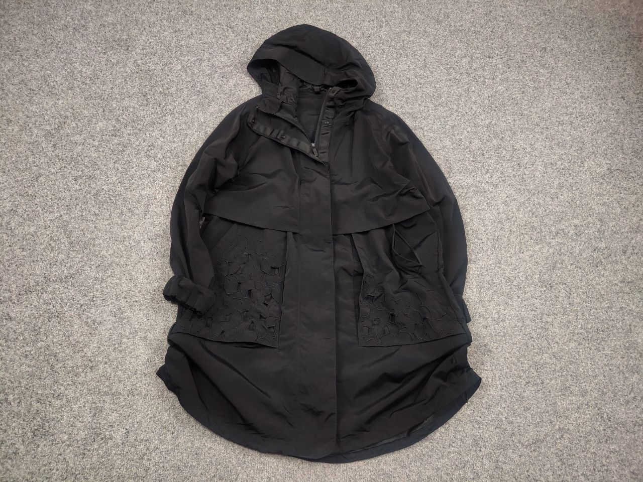 Lululemon LuluLemon Flower Patterned Hooded Parka Black Nylon Jacket Size L / US 10 / IT 46 - 3 Thumbnail