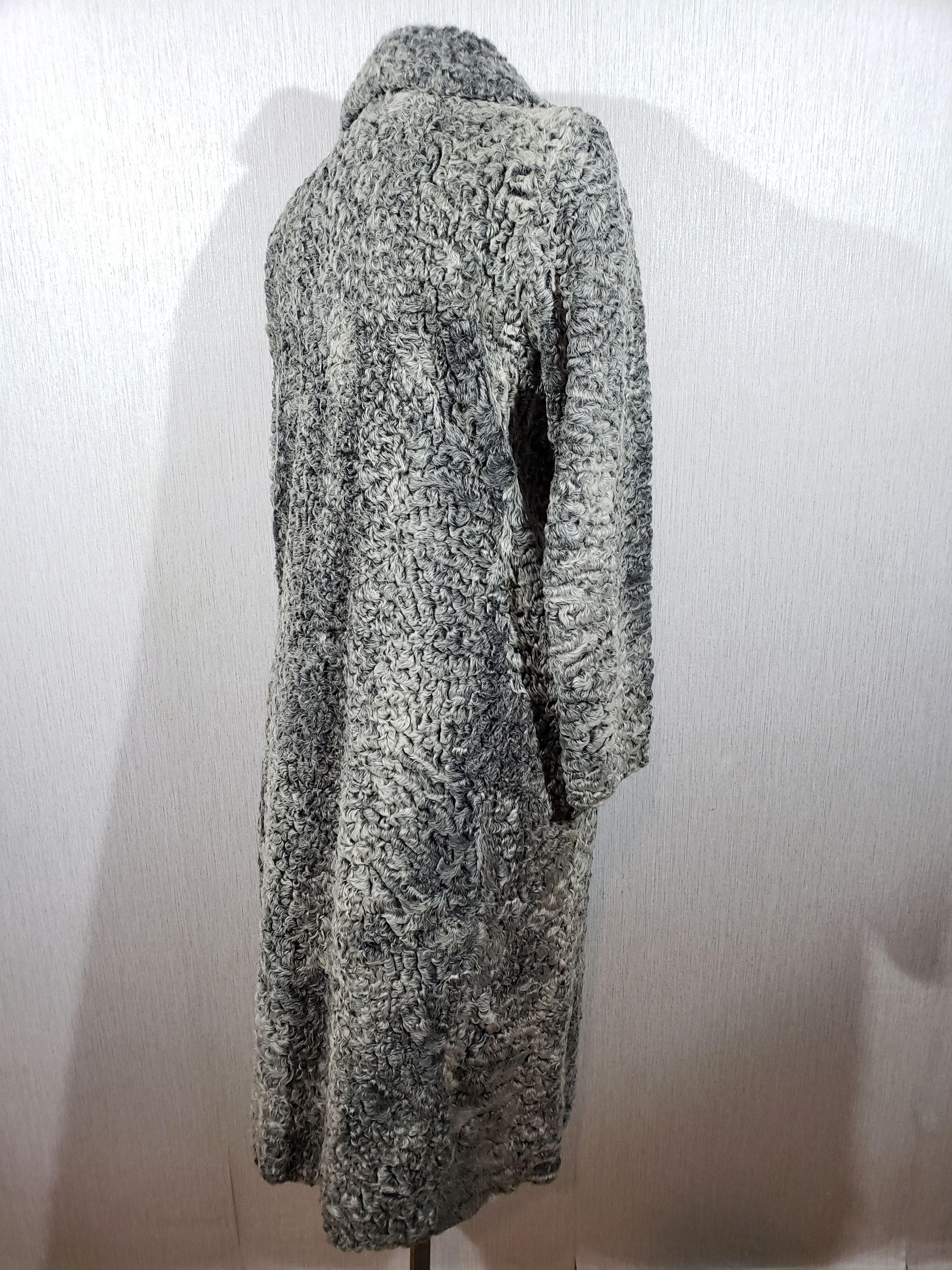 Other Wonderful women's fur coat made of sheep fur. Size XL / US 12-14 / IT 48-50 - 4 Thumbnail