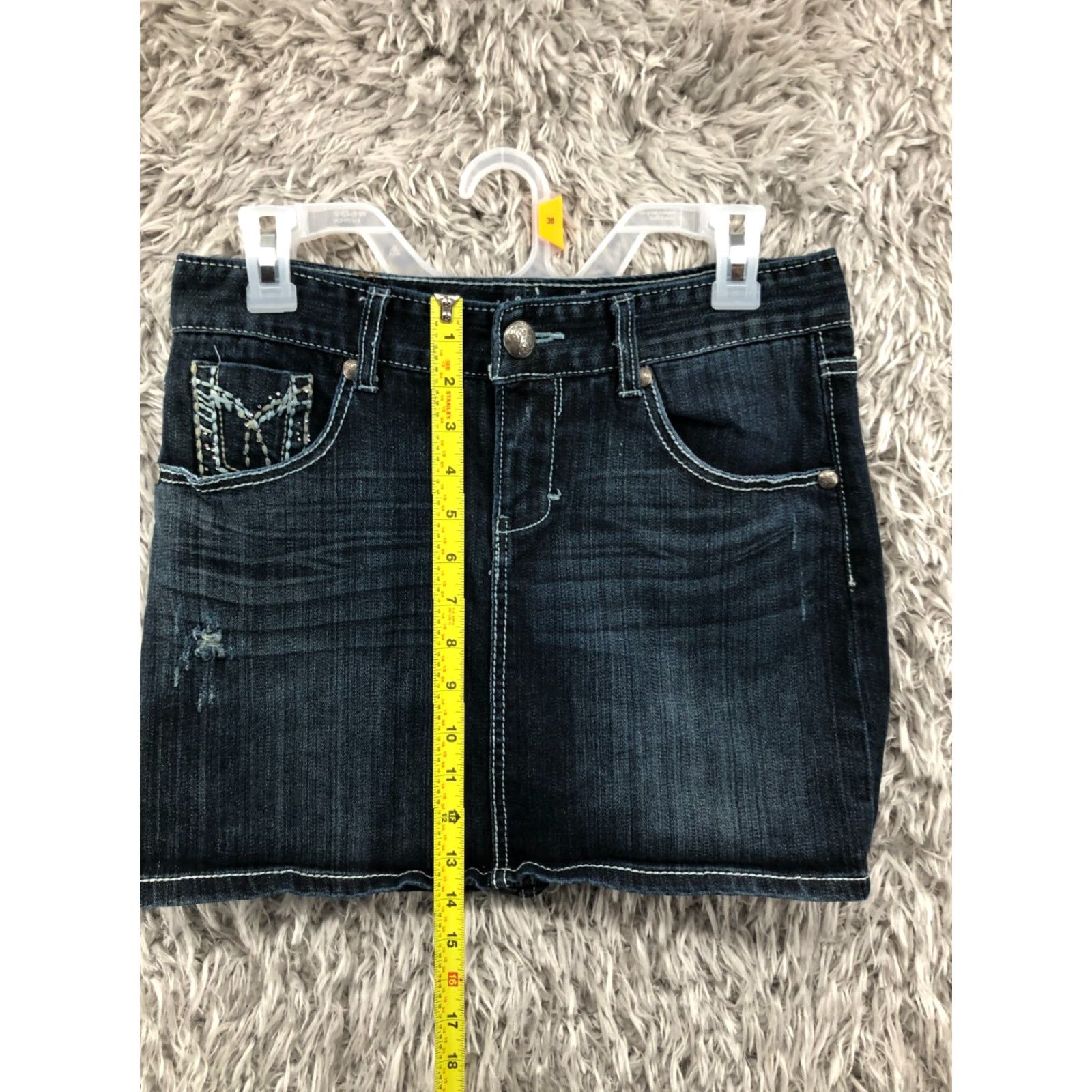 Vintage Maurices Skirt Juniors Size 5 Blue Denim Straight & Pencil Short All Seasons Cotton Blend Machine Washable Women VINTAGE? Wait no vintage = No. Size 27" / US 4 / IT 40 - 3 Thumbnail