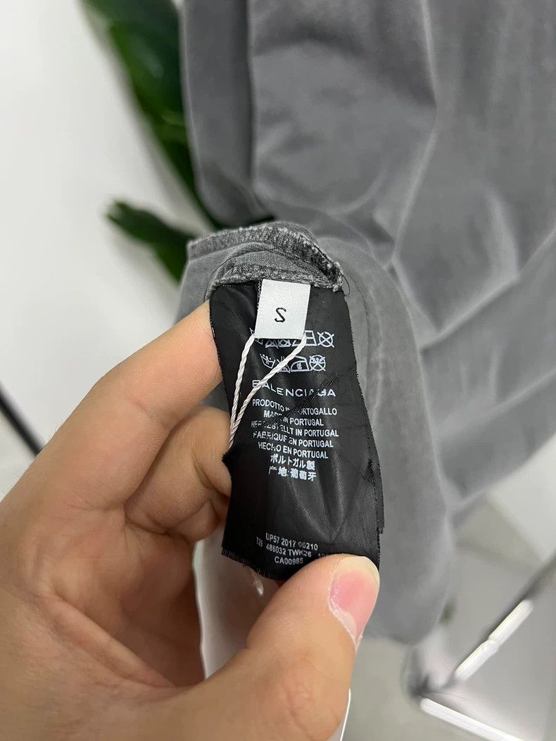 Balenciaga Balenciaga Short-sleeved T-shirt with English slogan on ch Size US S / EU 44-46 / 1 - 3 Thumbnail