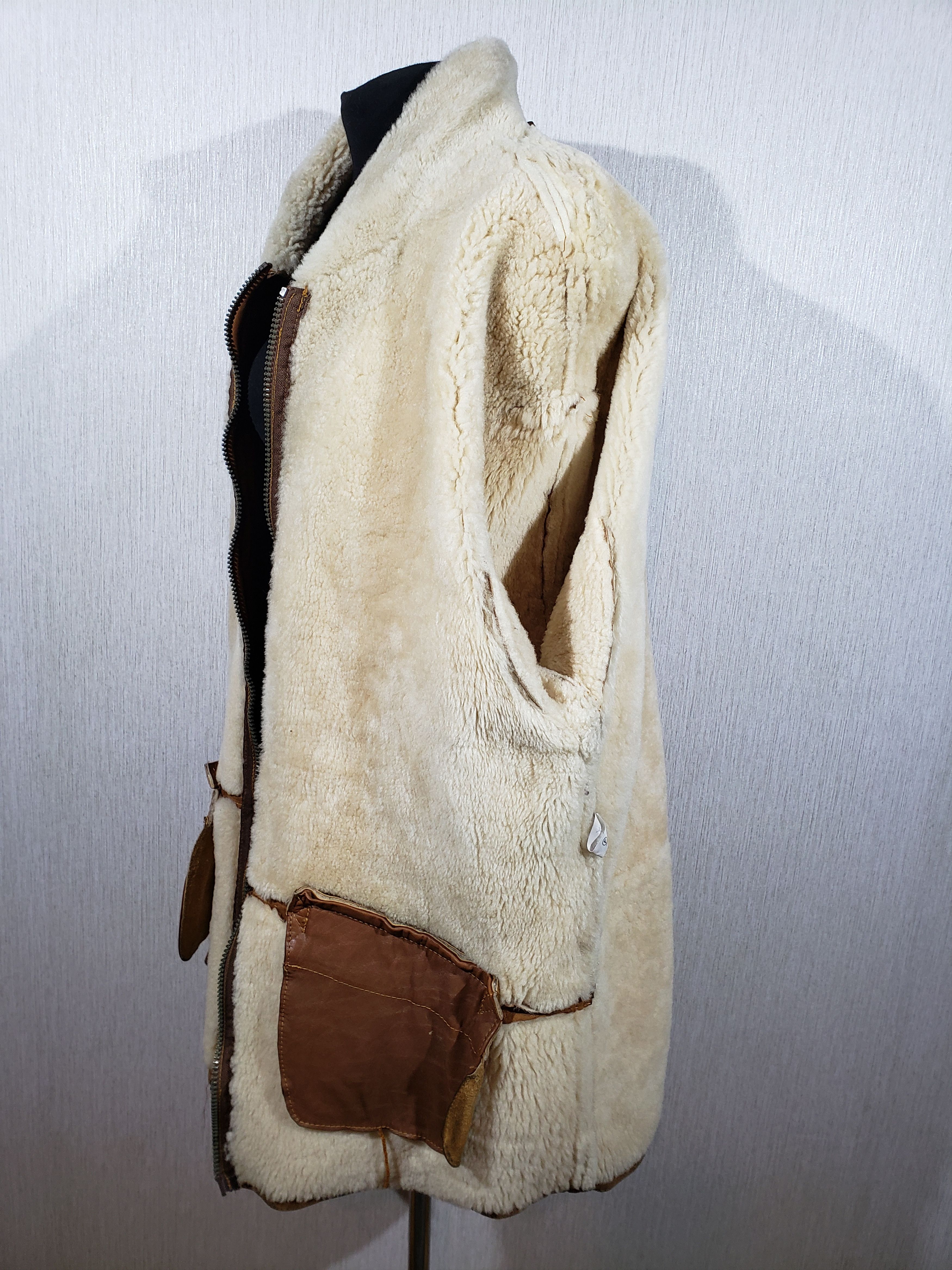 Other Reliable brown sheepskin coat for men. Size US L / EU 52-54 / 3 - 6 Thumbnail