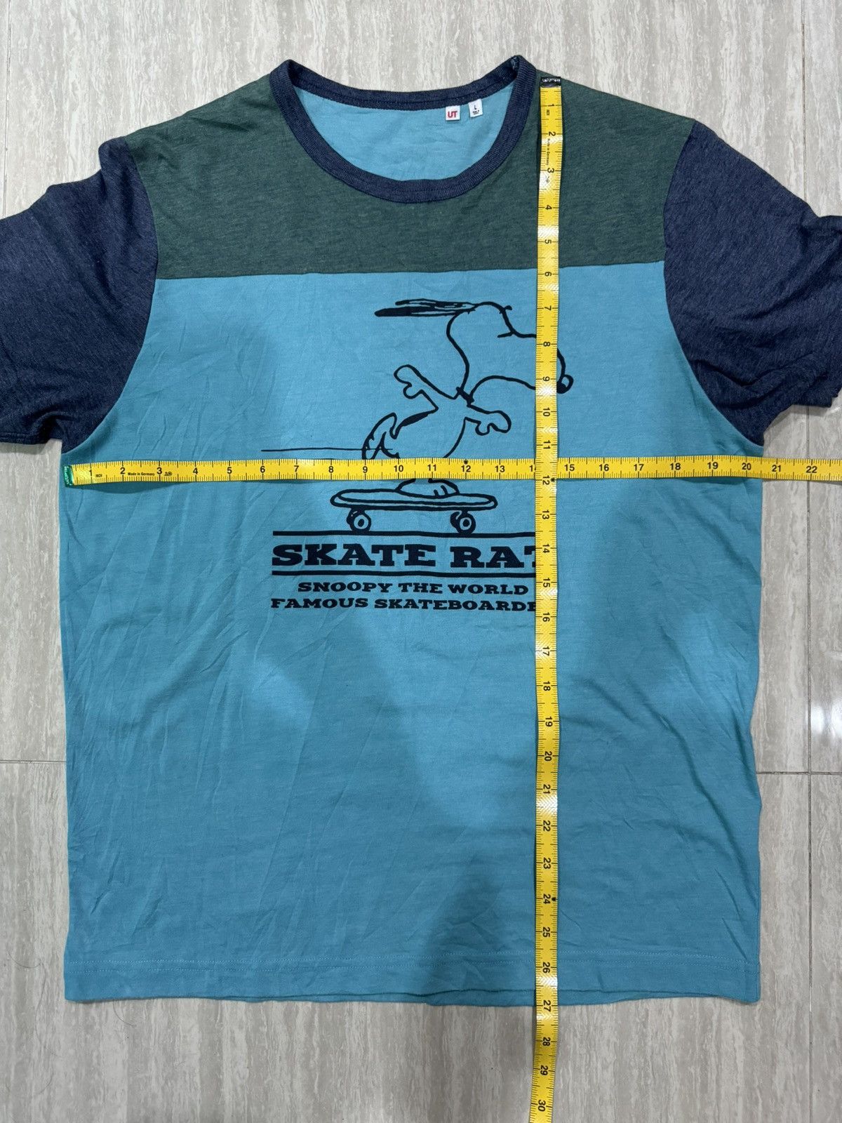Peanuts UT Skate rat Snoopy the world famous skateboarder x Uniqlo Size US L / EU 52-54 / 3 - 3 Thumbnail