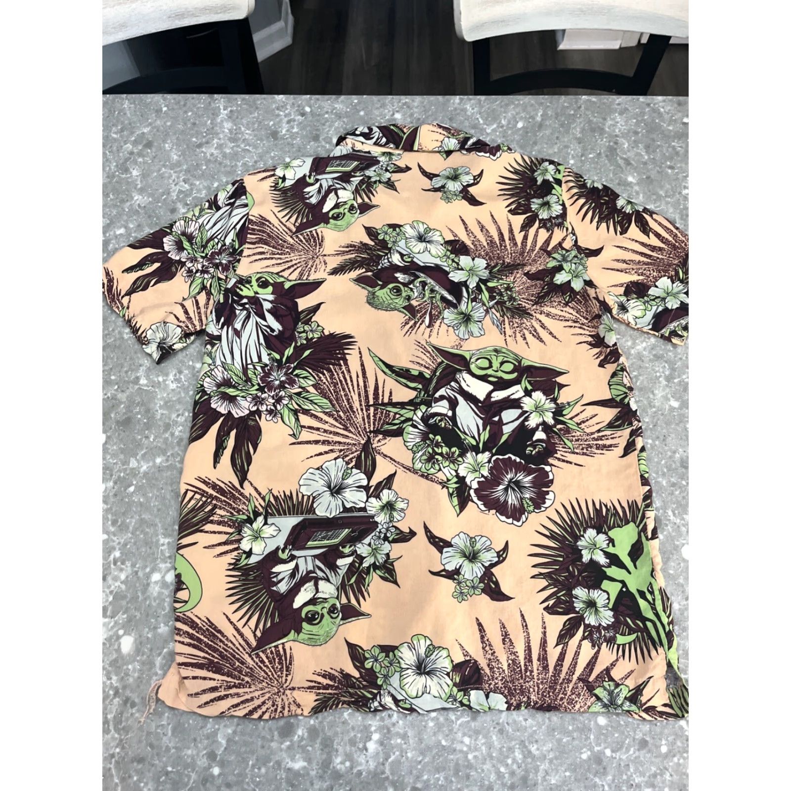Star Wars Star Wars Grogu Hawaiian Shirt Mens M Peach 100% Rayon Short Sleeve Button-Up Floral All Seasons Lightweight Pockets Size US M / EU 48-50 / 2 - 5 Thumbnail