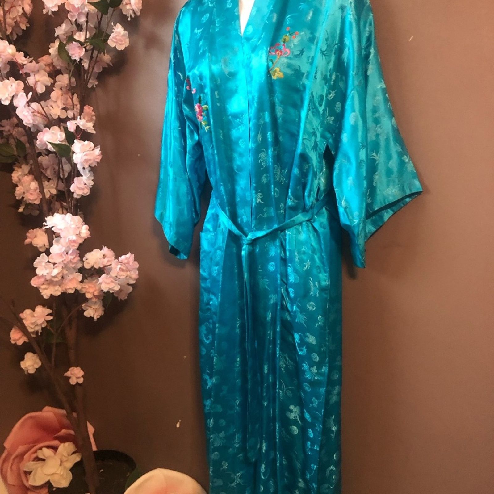 Embroidered silk robe floral