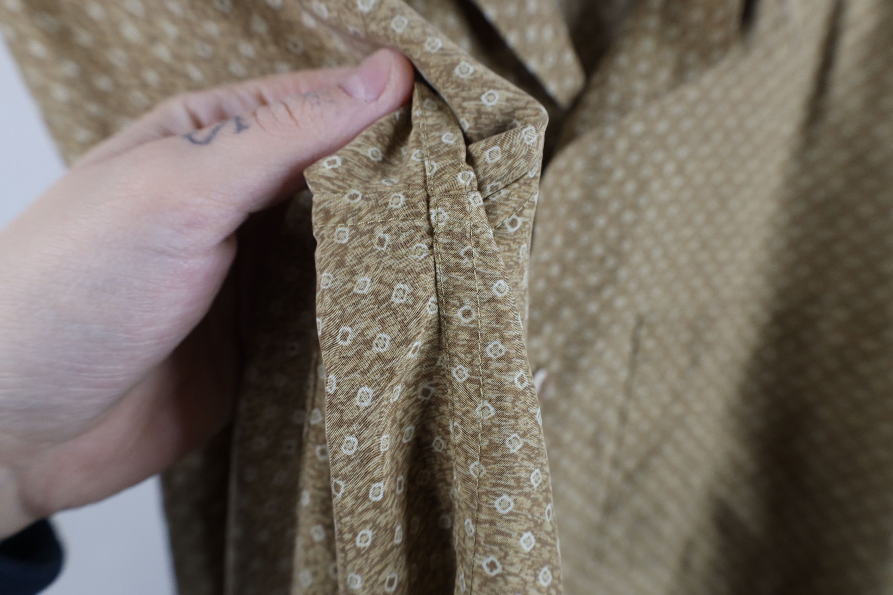 Vintage Vintage 90s Streetwear Silk Geometric Collared Button Shirt Size US M / EU 48-50 / 2 - 7 Thumbnail