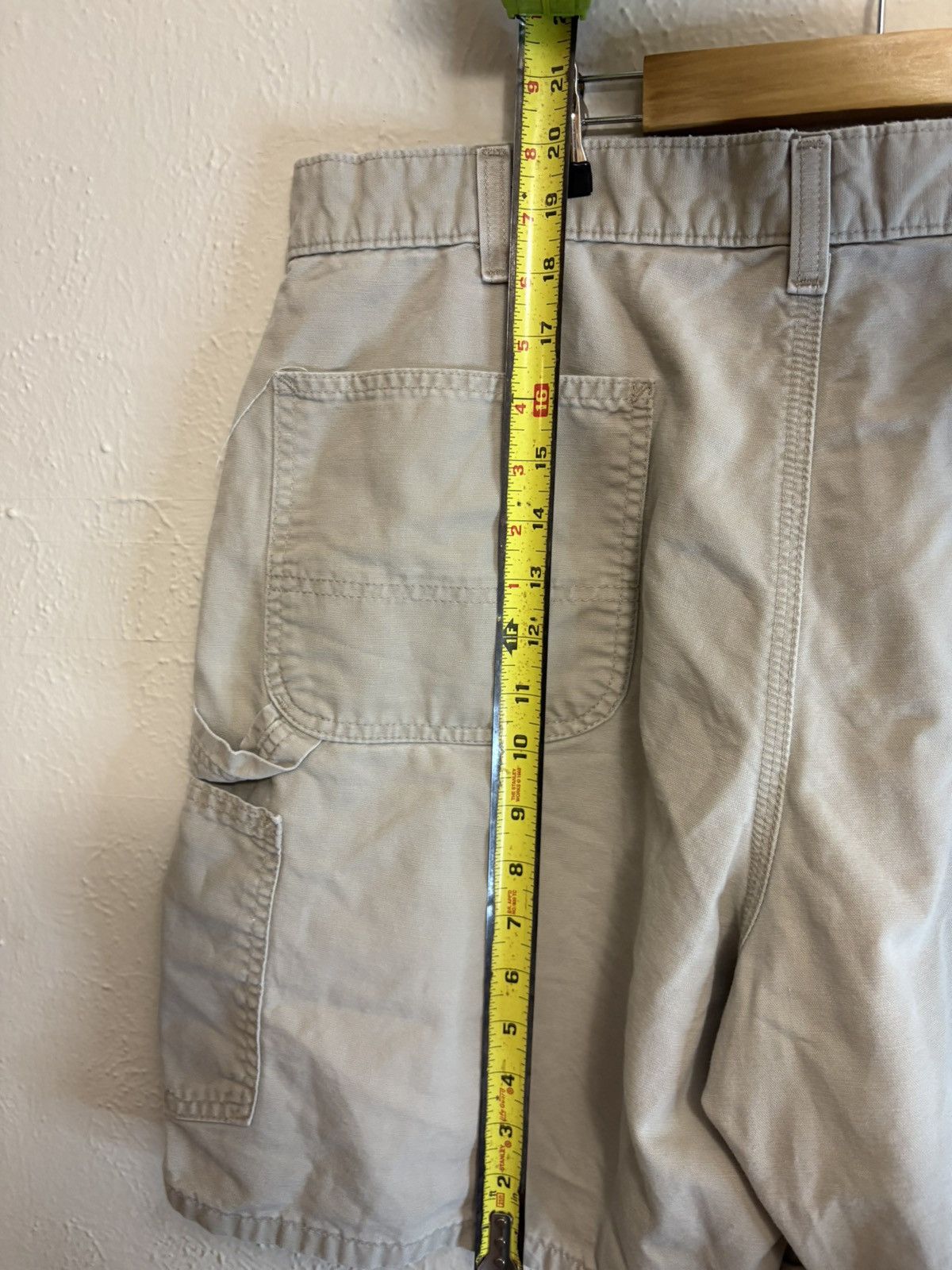 Carhartt VTG Carhartt tan cargo shorts size 36w Size US 36 / EU 52 - 5 Thumbnail