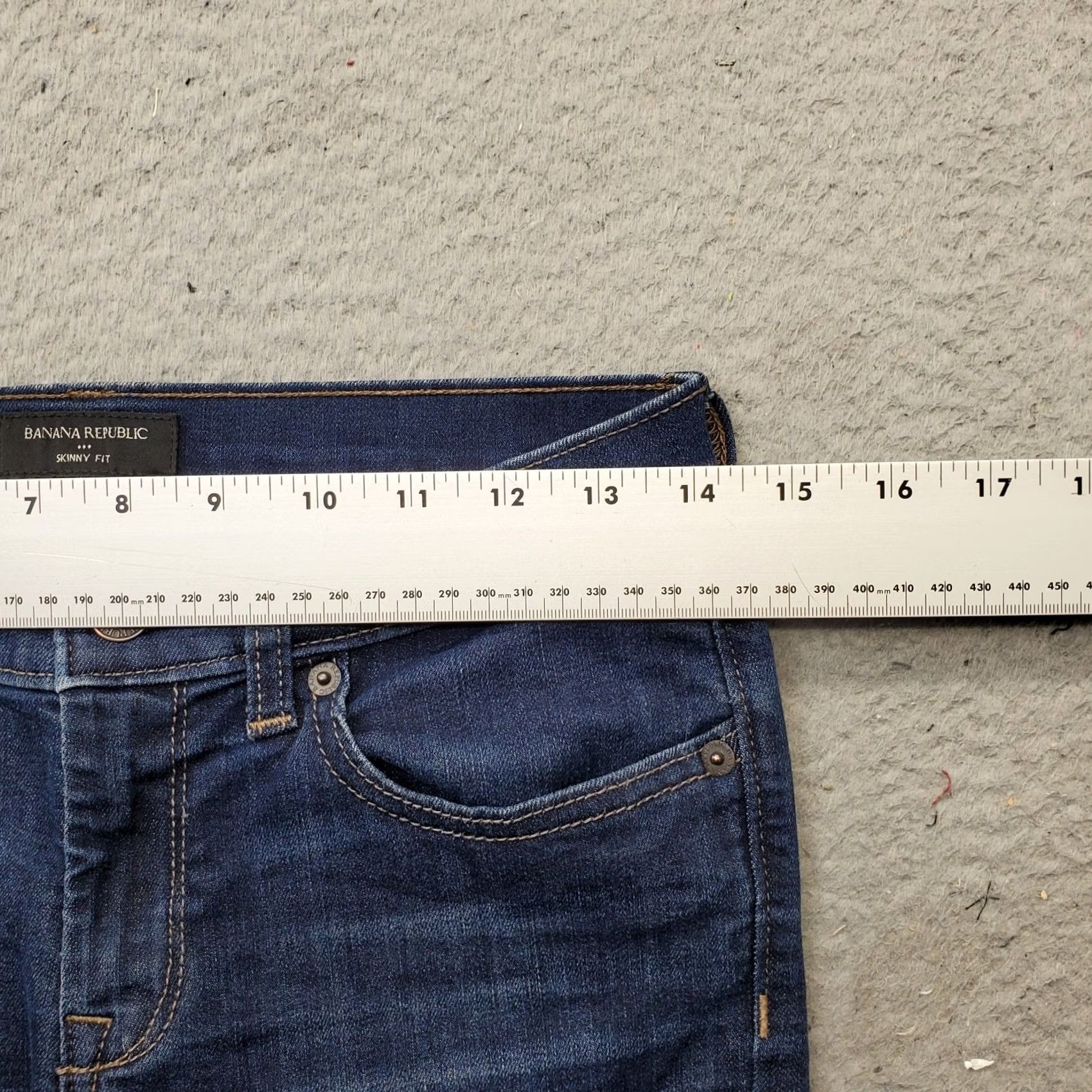 Banana Republic Banana Republic Womens 25 Skinny Fit Jeans Blue Denim Stretch Faded Whiskered 5-Pocket Size 25 27.5 Inseam Regular Mens Womens Boys Girls Size 42" / US 20 - 6 Thumbnail