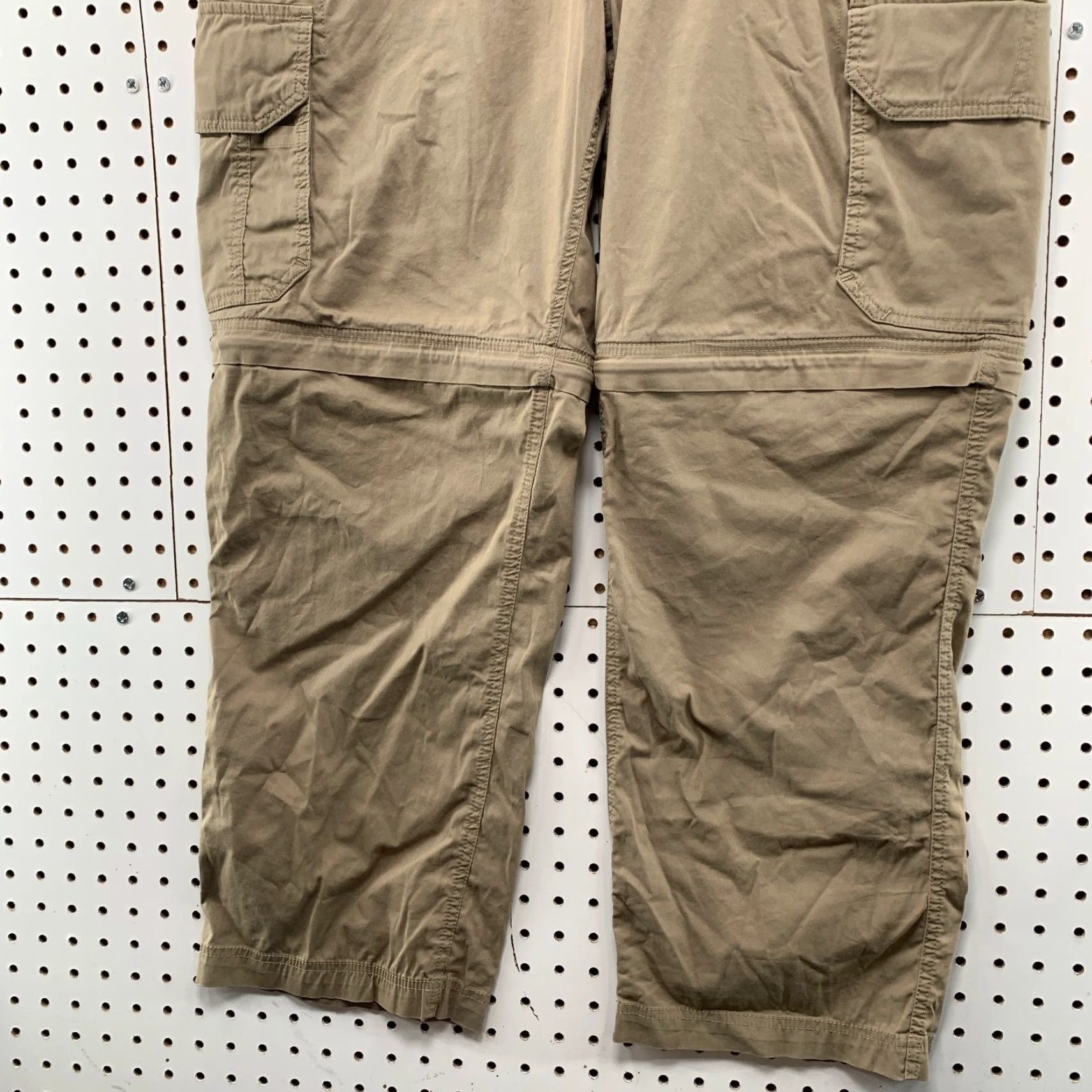 Vintage VINTAGE BC Clothing Co Convertible Cargo Pants Mens XL 36x30 Brown Casual Size US 36 / EU 52 - 3 Thumbnail