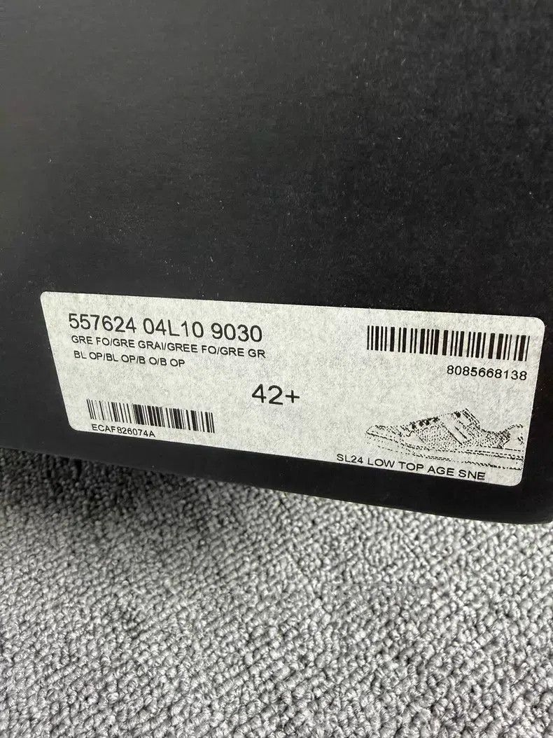 Saint Laurent Paris Saint Laurent Paris Worn-out Velcro low-top sneakers Size US 9.5 / EU 42-43 - 7 Thumbnail