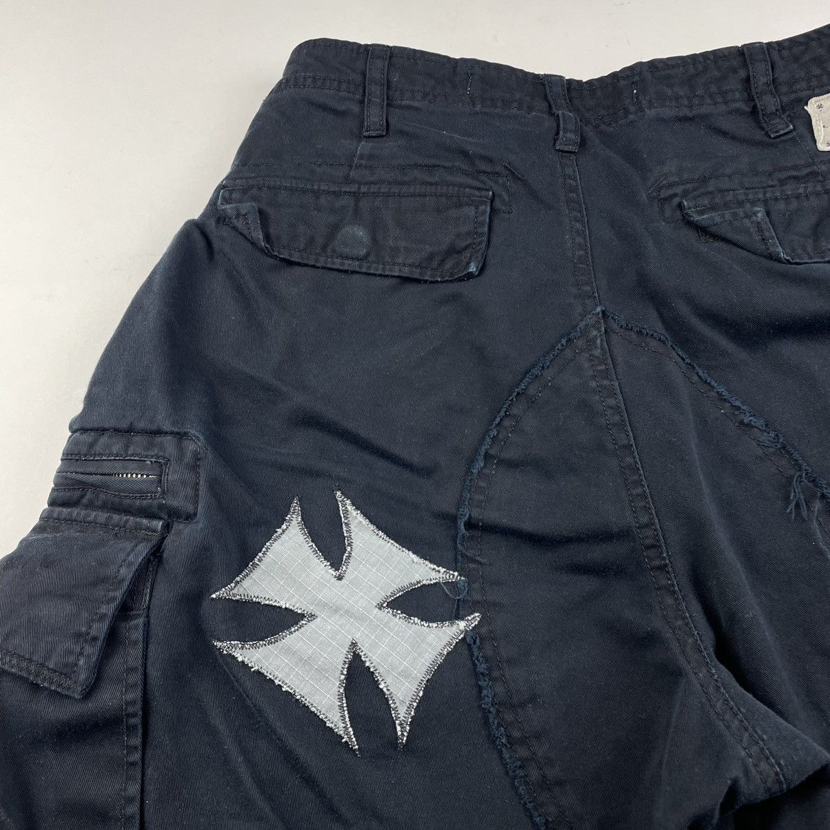 3RD THIRD RAIL SHORTS Size 30 Y2K Skateboard Cargo Grunge
