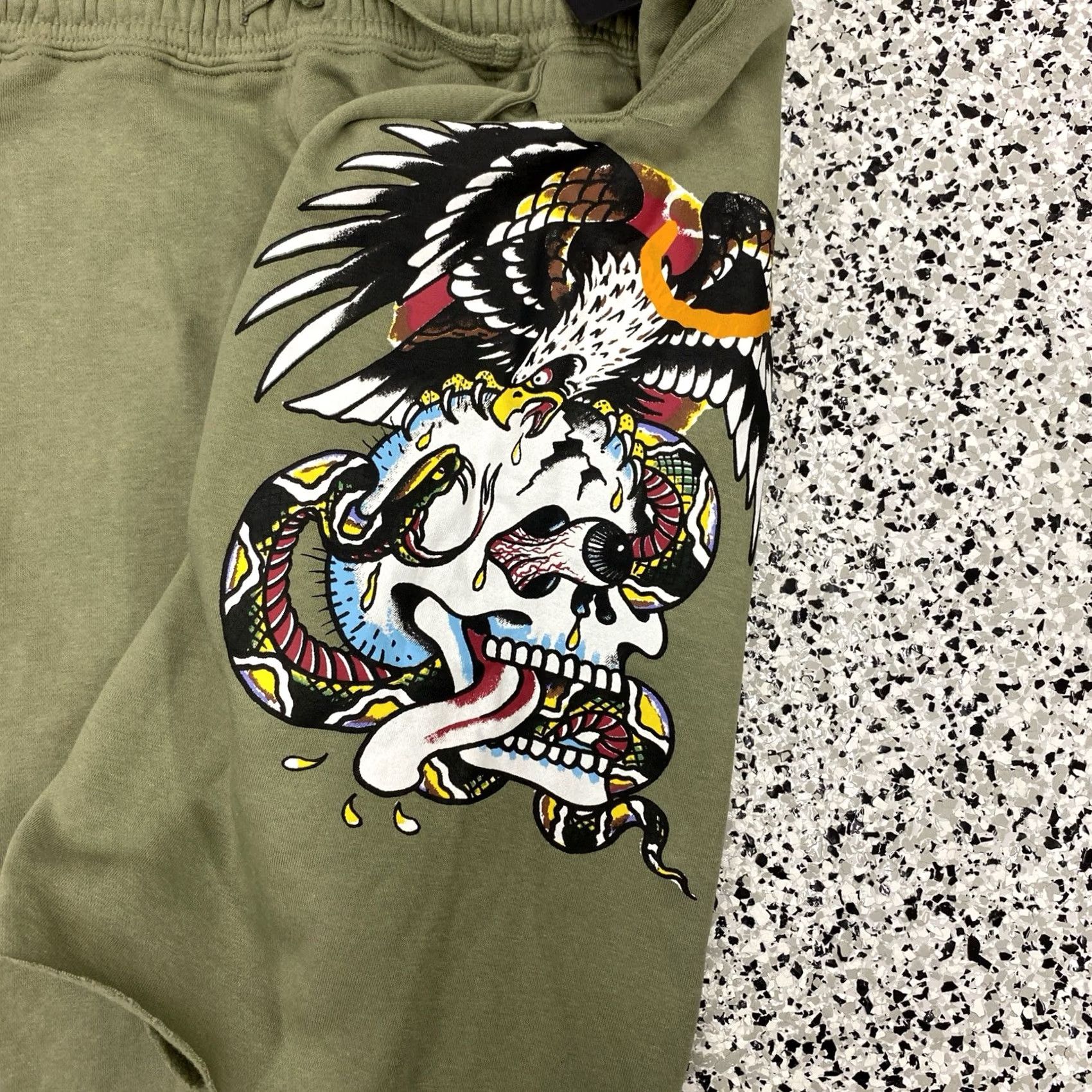 Ed Hardy ED HARDY Battle Skull Snake Eagle Fleece Sweat Shorts Green Mens XL New Size US 36 / EU 52 - 3 Thumbnail