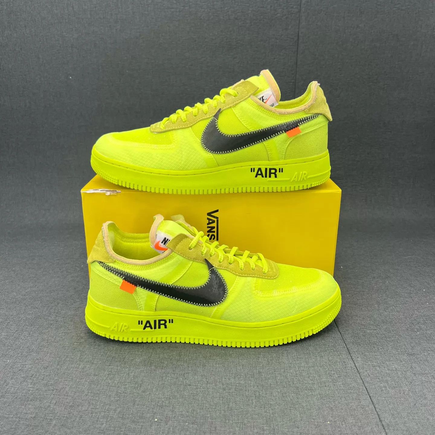 Off-White Off-White x Nike AF1 Volt 44.5 Worn a Few Times Size US 10.5 / EU 43-44 - 5 Thumbnail