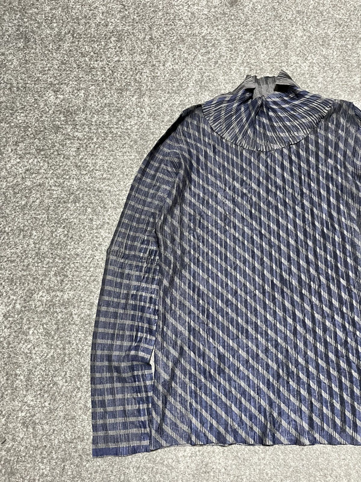 Pleats Please Issey Miyake Pleats Please Longslevee Size M / US 6-8 / IT 42-44 - 2 Thumbnail