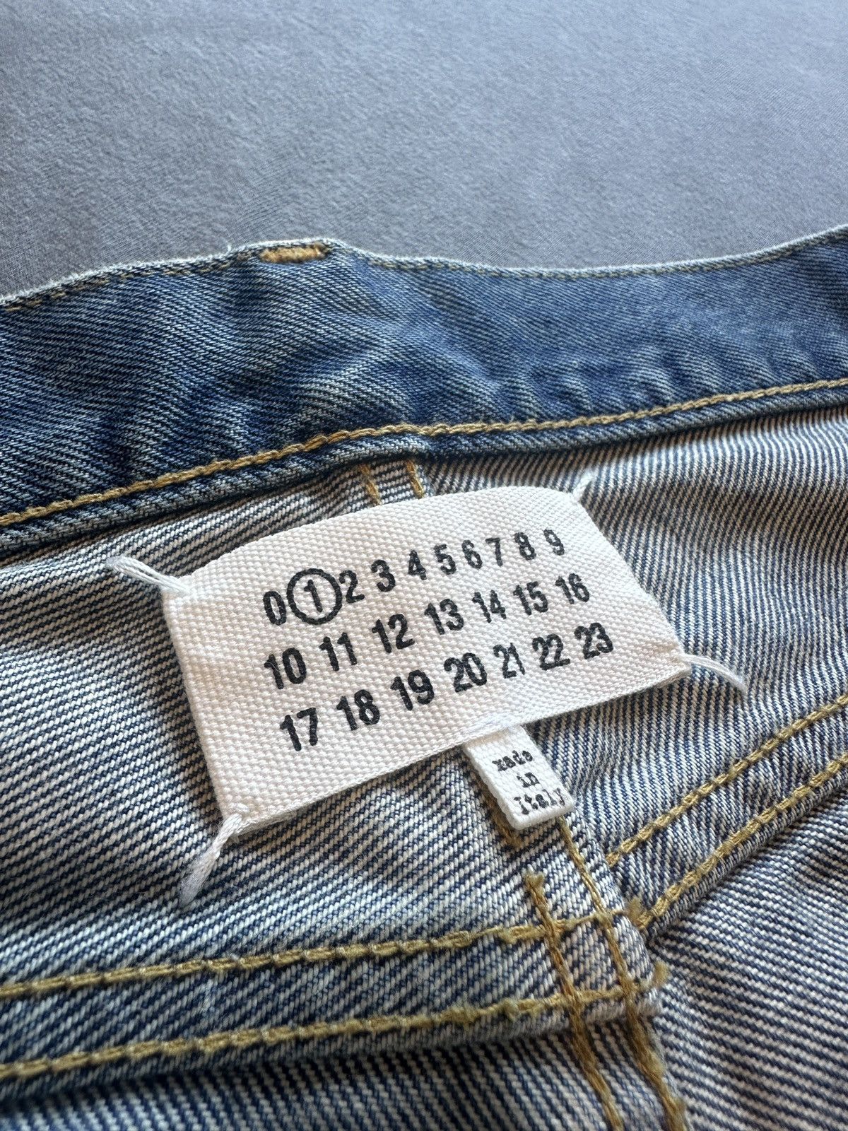 Maison Margiela RARE MAISON MARGIELA FLARED JEANS Size 32" / US 10 / IT 46 - 3 Thumbnail