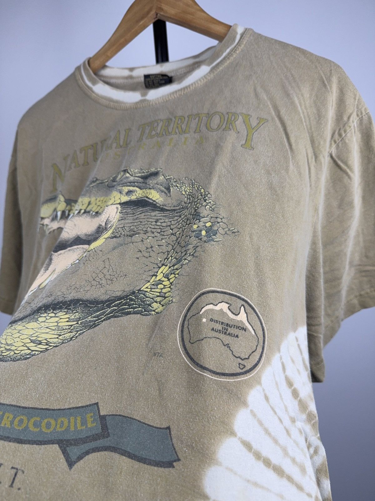 Vintage Animal Natural Territory Australia Crocodile Graphic T-Shirt Size US L / EU 52-54 / 3 - 5 Thumbnail