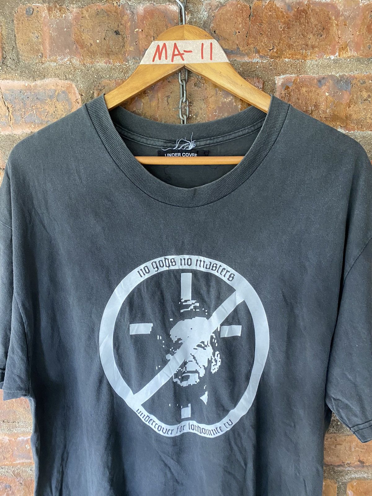 Undercover AWO3 Undercover x Londonnite No Bush No Gods No Masters Tee Size US L / EU 52-54 / 3 - 3 Thumbnail