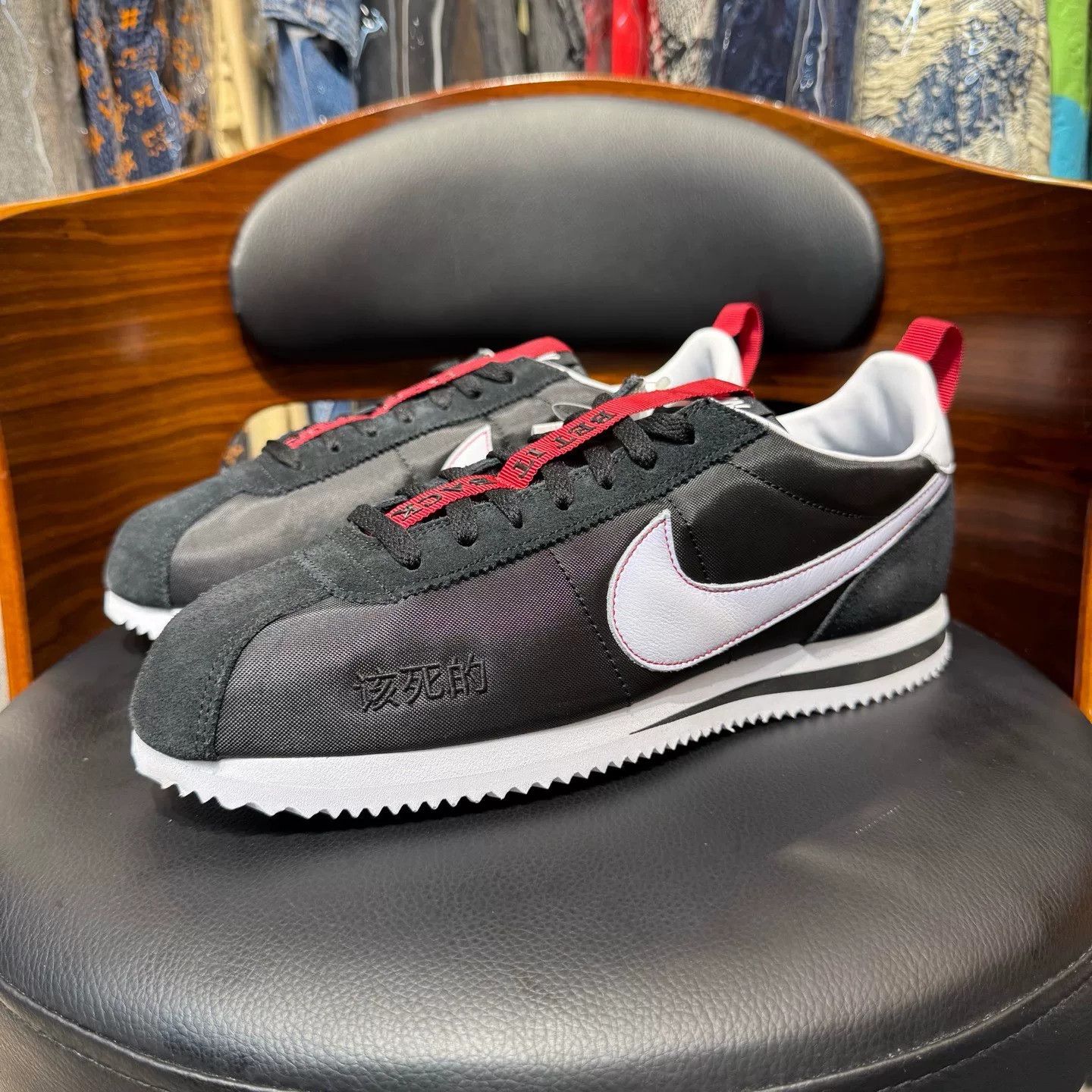 Nike Nike Hitop Sneakers L Men Size US 10 / EU 43 - 1 Thumbnail