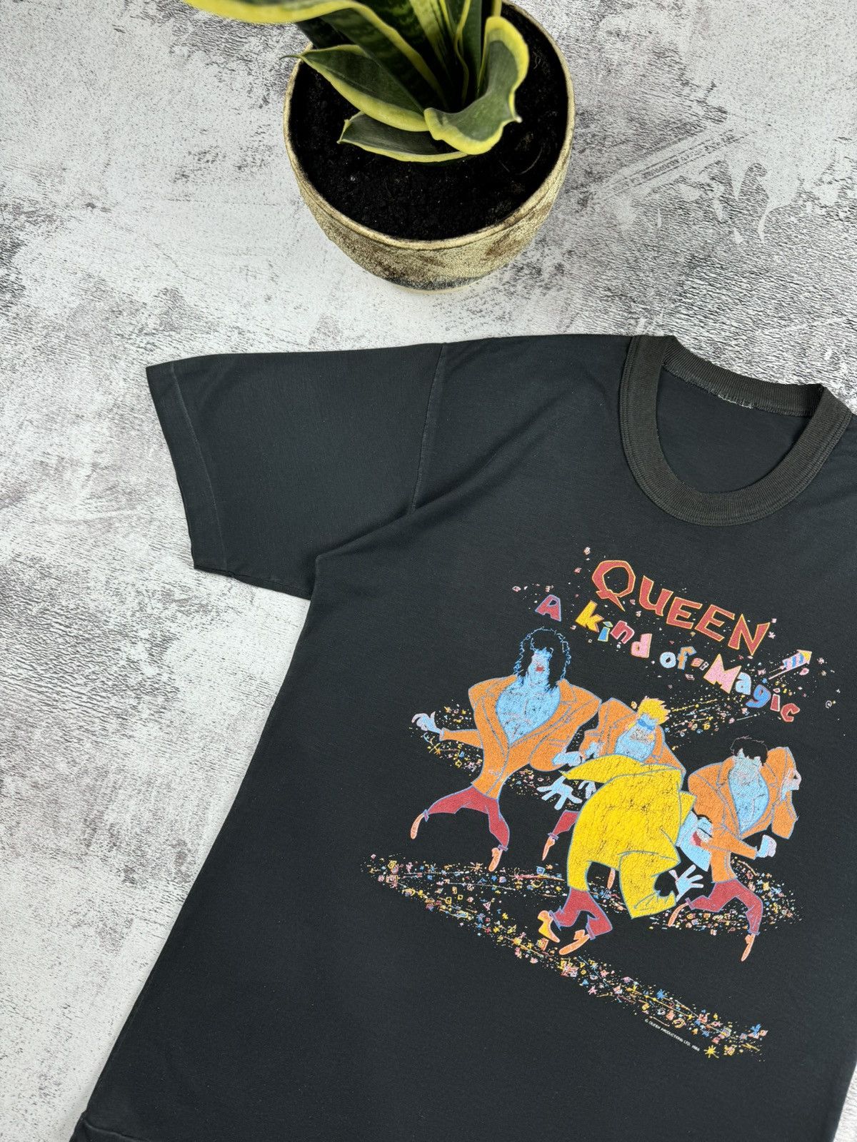 Band Tees Vintage 1986 Queen A Kind of Magic Tour 80S Music T Shirt Size US S / EU 44-46 / 1 - 5 Thumbnail