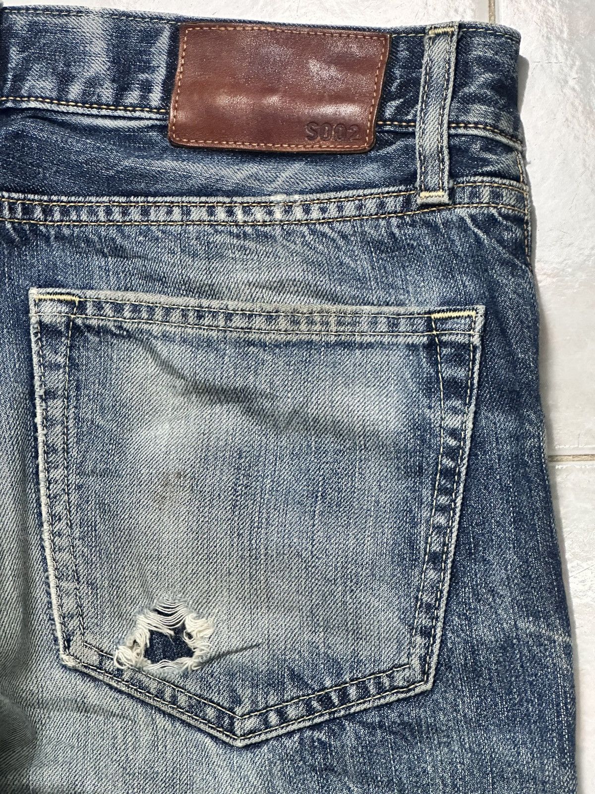 Uniqlo Vintage Uniqlo Distressed & Thunder Striked Vintage Looks Size US 32 / EU 48 - 8 Thumbnail