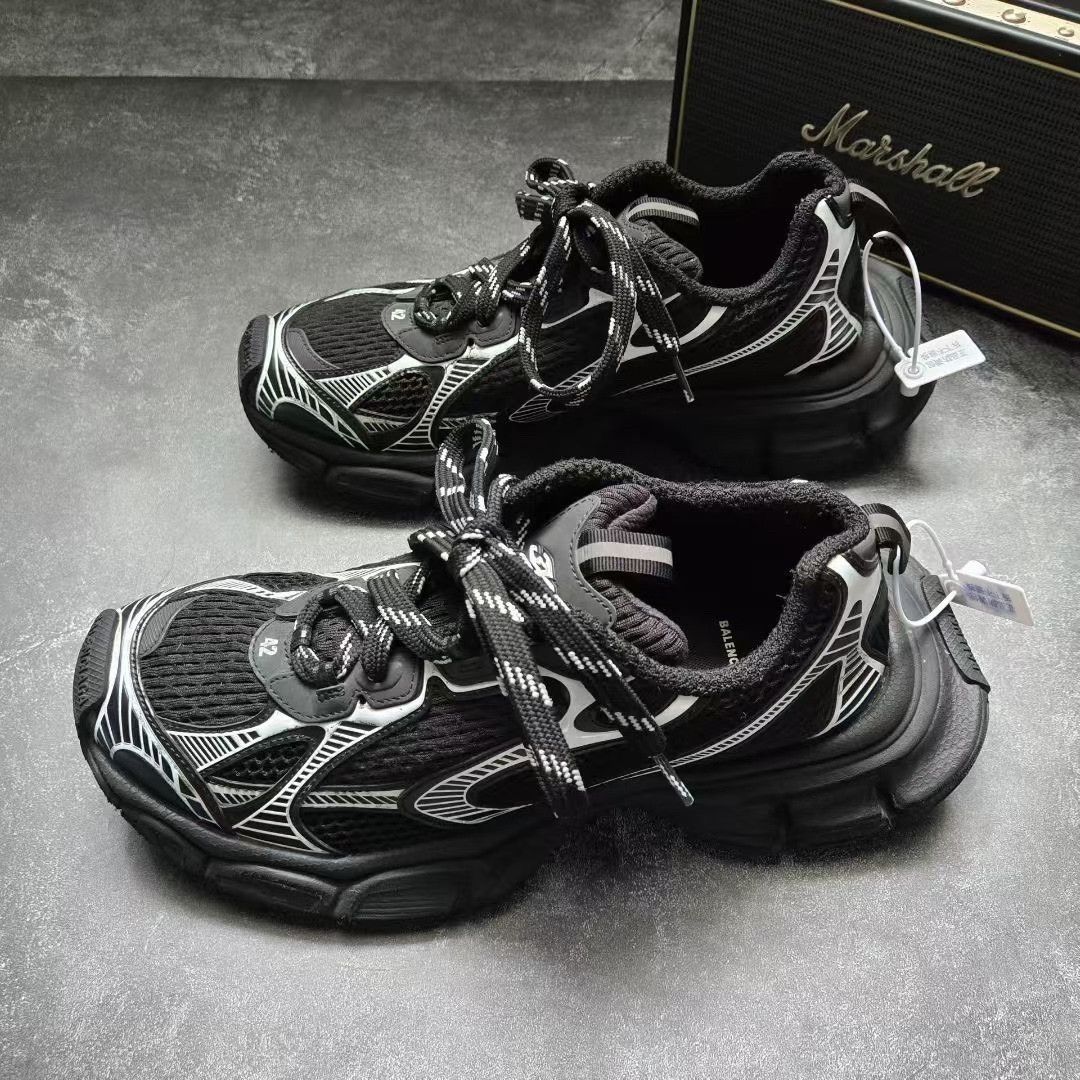 Balenciaga Balenciaga Silver Lowtop Sneakers XXXL Men Size US 10 / EU 43 - 1 Thumbnail