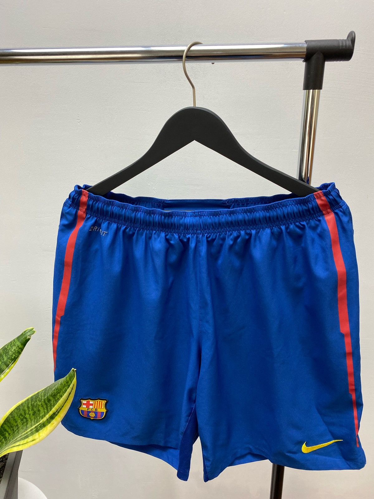 Nike × Vintage VINTAGE NIKE FC BARCELONA SHORTS SOCCER JERSEY DRILL Y2K Size US 36 / EU 52 - 7 Thumbnail